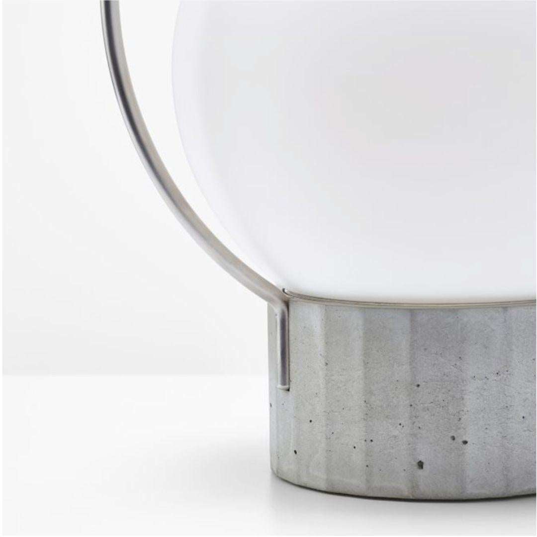 Große, aufladbare Tischlampe „Sfera“ aus mundgeblasenem Glas in Rauchgrau von Brokis im Angebot 8