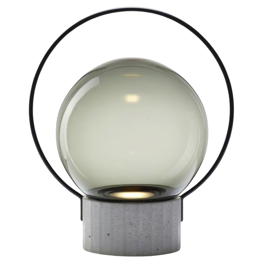 Große, aufladbare Tischlampe „Sfera“ aus mundgeblasenem Glas in Rauchgrau von Brokis