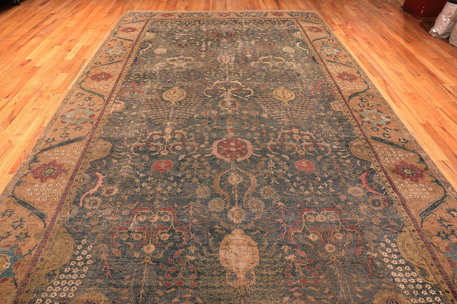 Wool Antique 17th Century Persian Isfahan Rug. 9ft x 18 ft 4in For Sale