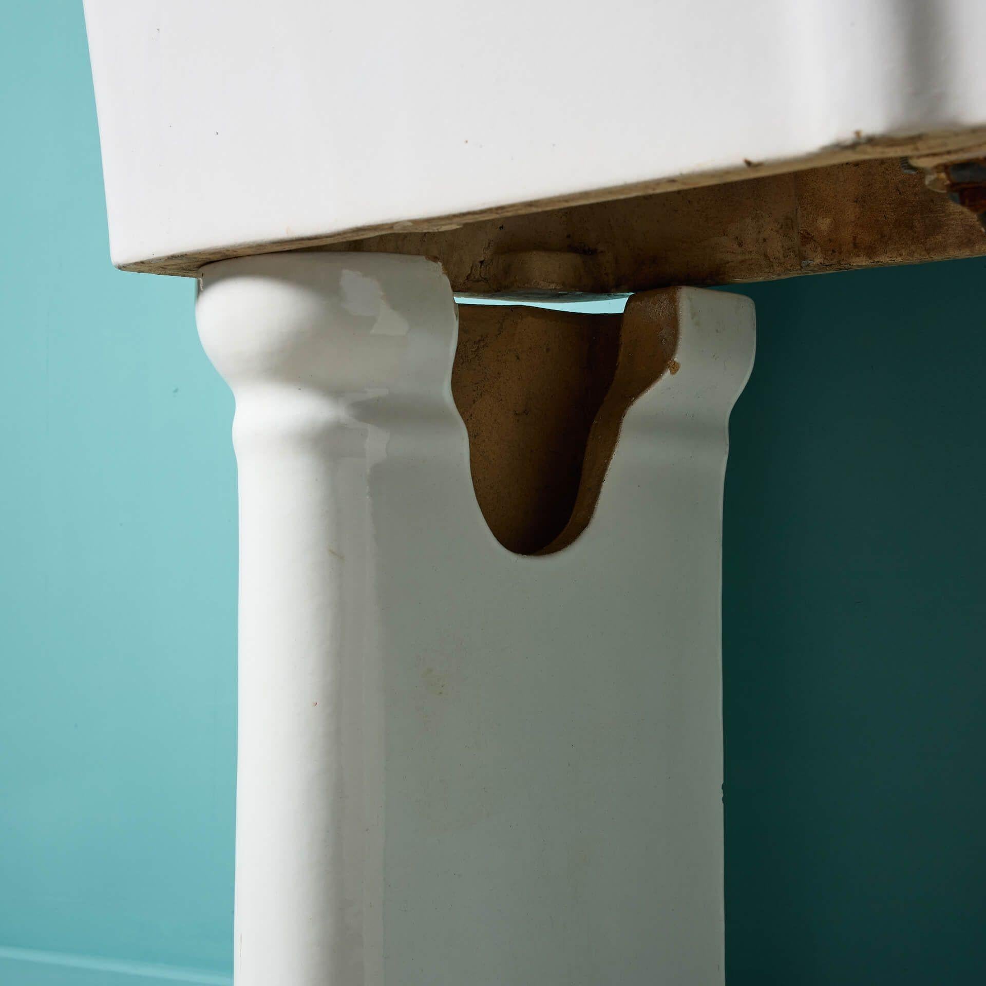 Large Shanks & Co Double Utility Sink In Fair Condition For Sale In Wormelow, Herefordshire