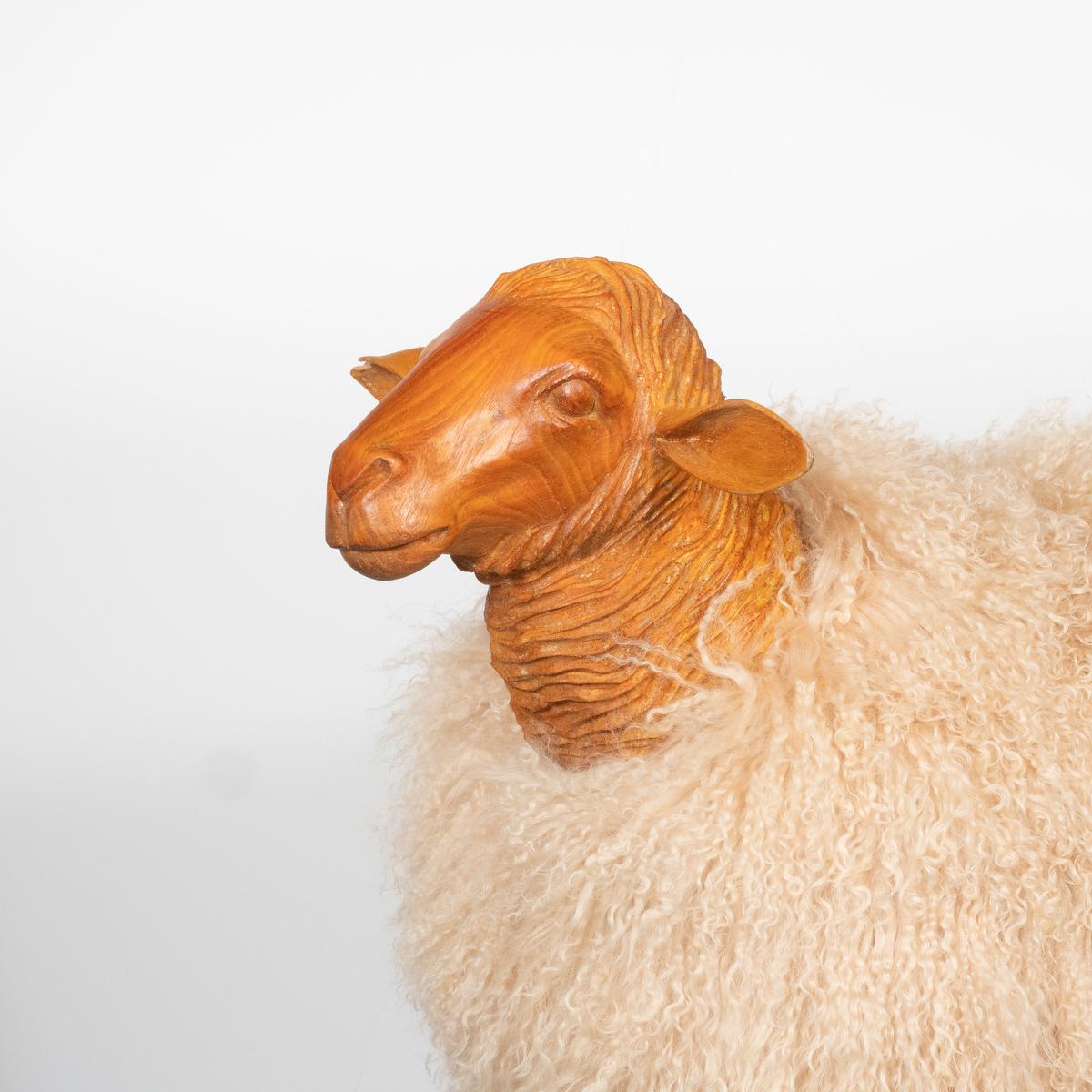 Large Sheep Sculpture by Carlos Villegas In Excellent Condition For Sale In Tarrytown, NY
