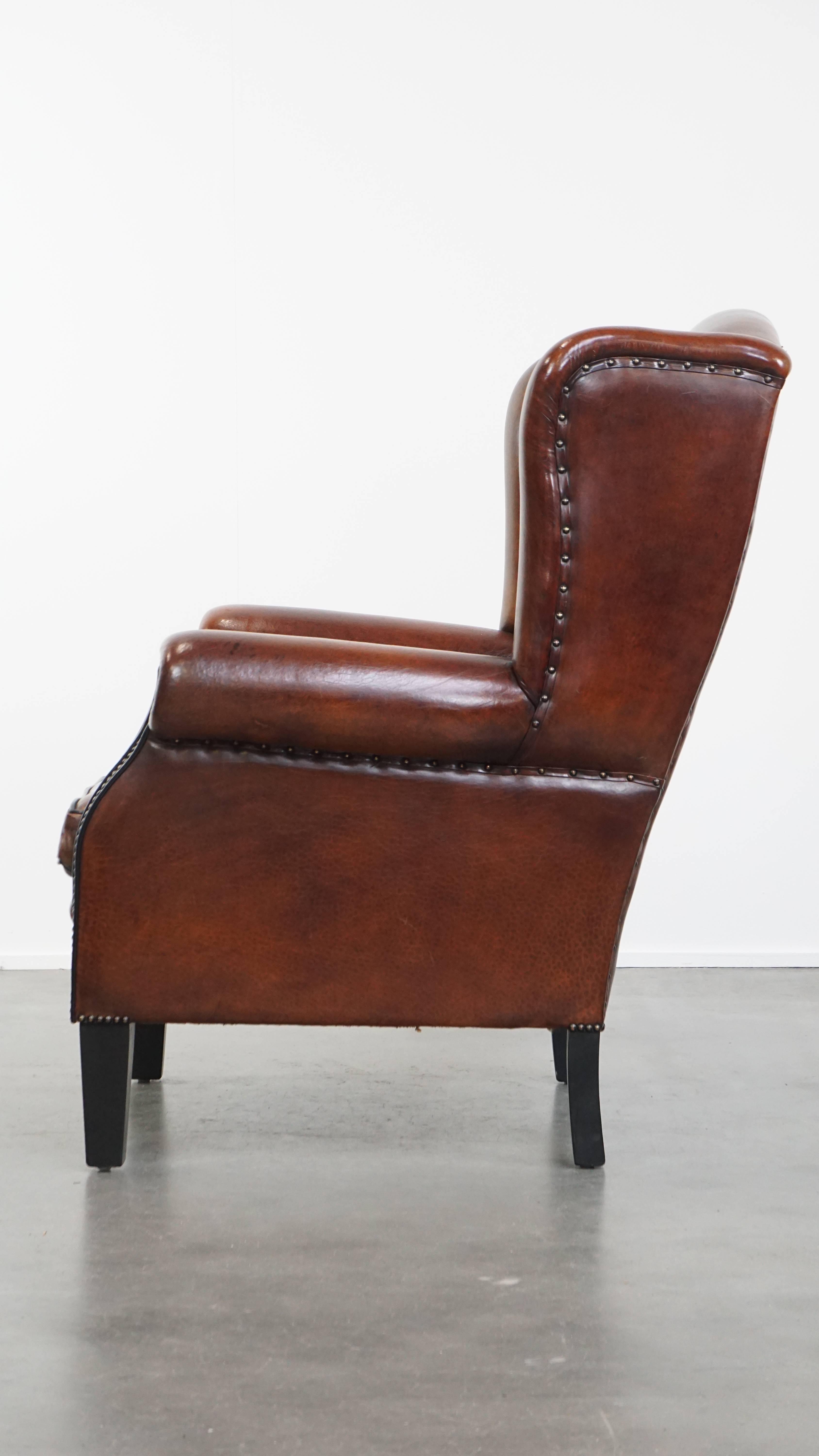 Sedia Wingback grande in pelle di pecora con bordatura nera In condizioni buone in vendita a Harderwijk, NL