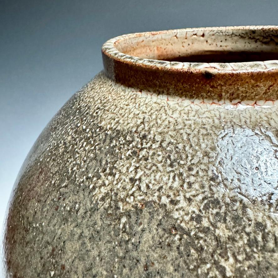 Tsubo grande in ceramica smaltata Shino di Jason Fox In condizioni Nuovo in vendita a Burbank, CA