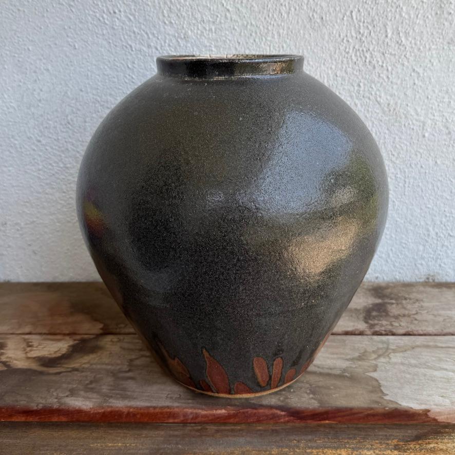 Großer Tsubo mit Shino-Glasur von Jason Fox (amerikanisch) im Angebot