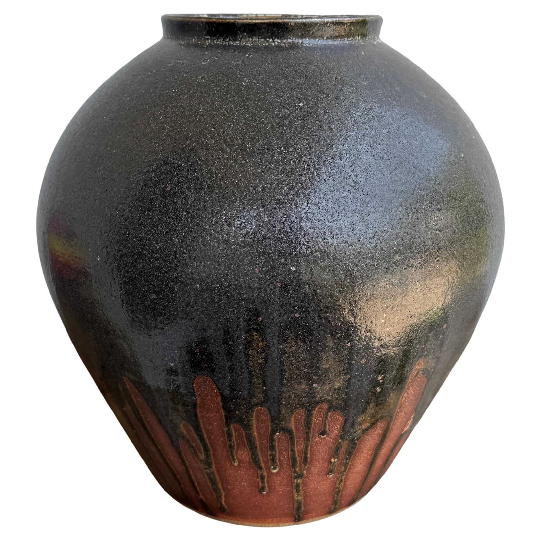 Großer Tsubo mit Shino-Glasur von Jason Fox im Angebot