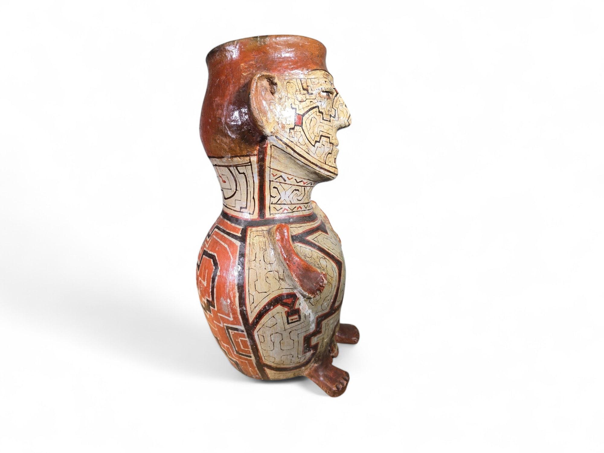 Grande vaso Shipibo in argilla peruviana - Inizio del XX secolo in vendita 4