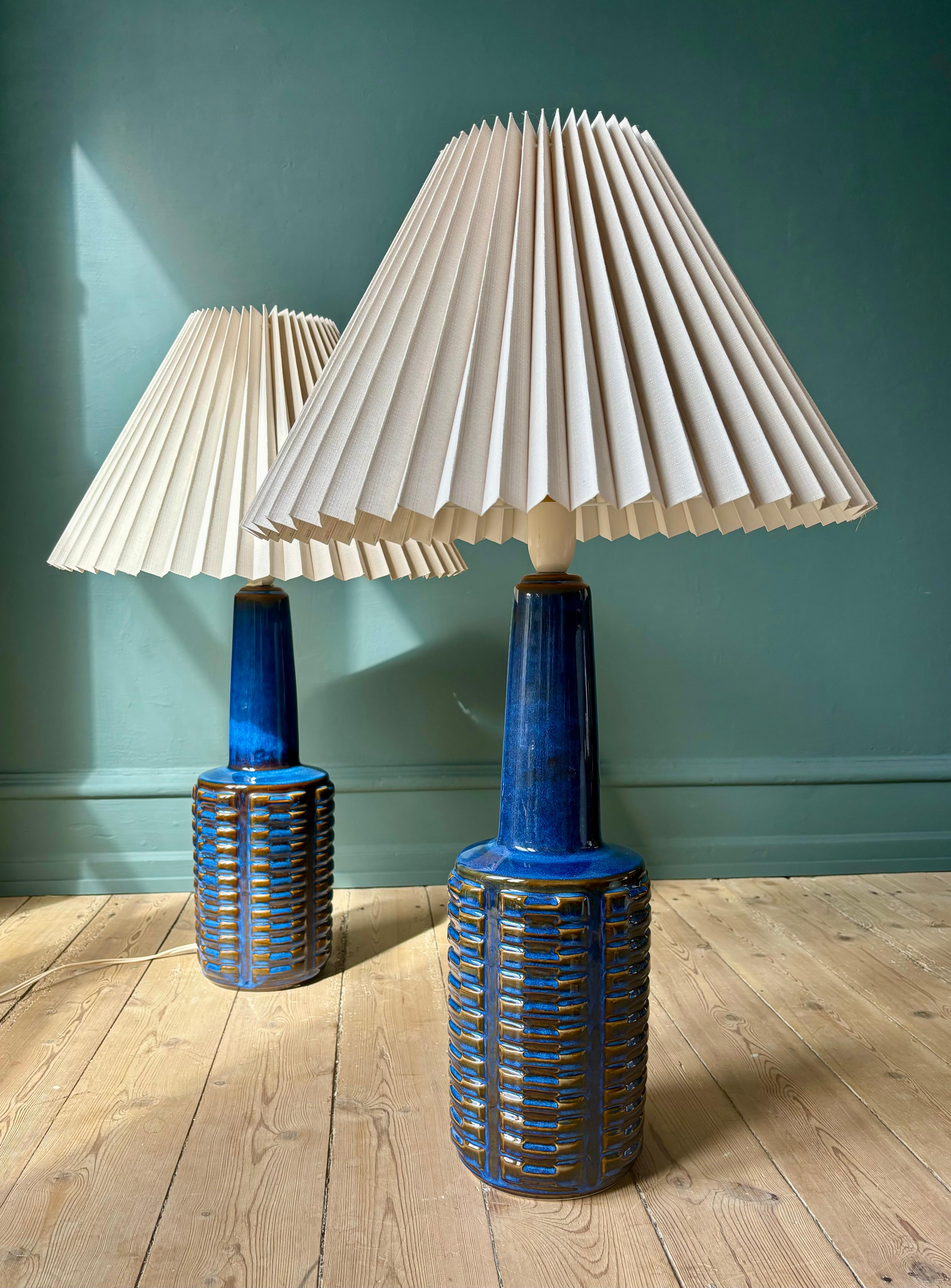 Große Søholm Große Blaue Steinzeuglampe - Zwei Stück (Skandinavische Moderne) im Angebot