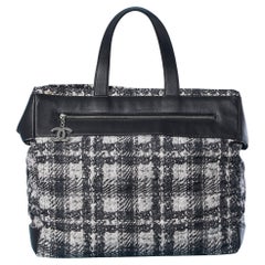 Large shopping back in printed tweed nylon and black leather Chanel NEW