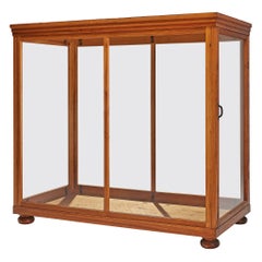 Large Showcase in Pine and Glass