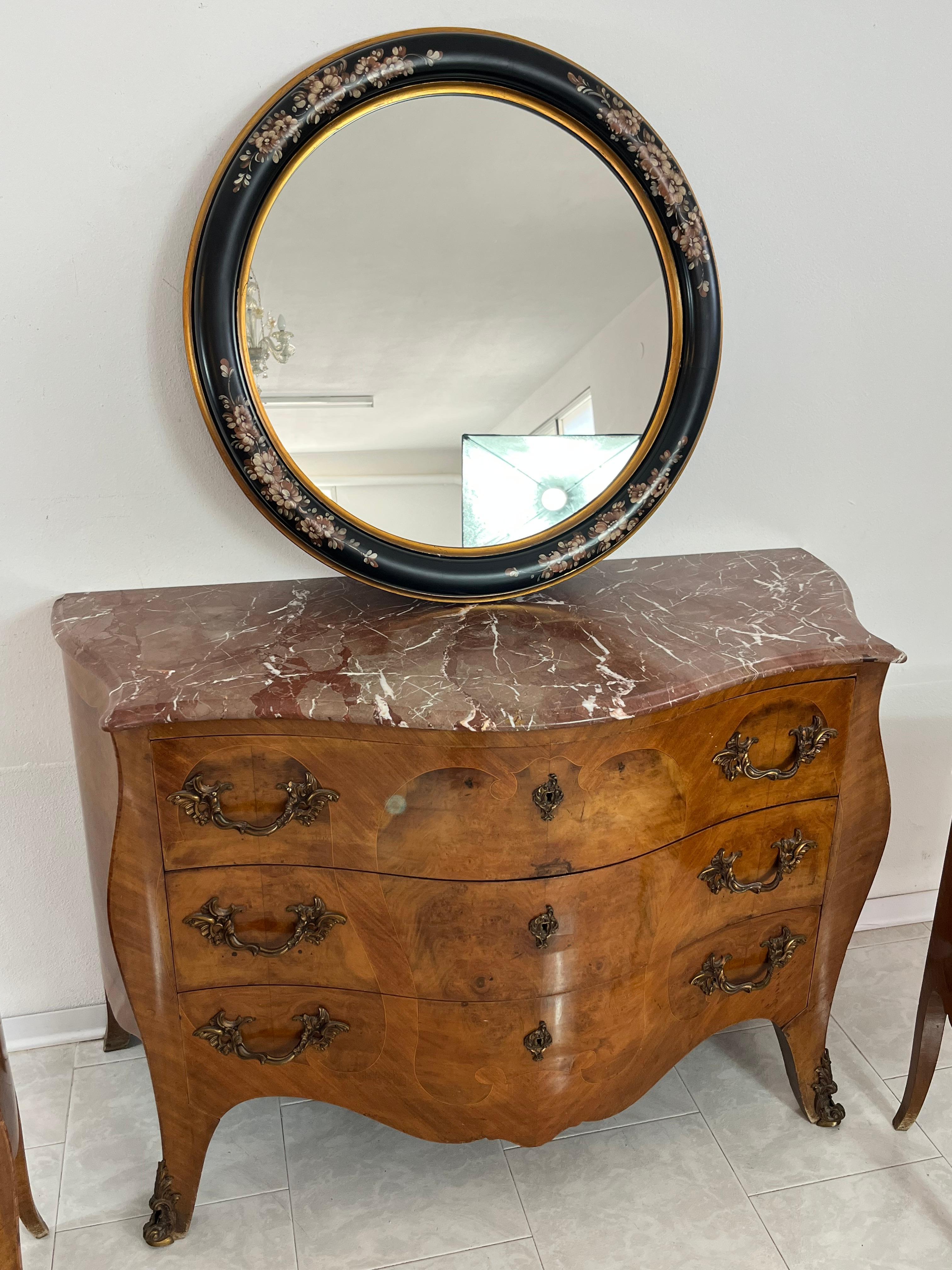 Large Sicilian mid-century decorated wall mirror, 1950s
Intact and in good condition. Floral motifs painted on the wooden frame.
Discovered in a noble apartment in my hometown, Palermo.
We guarantee prompt shipping with suitable packaging and a