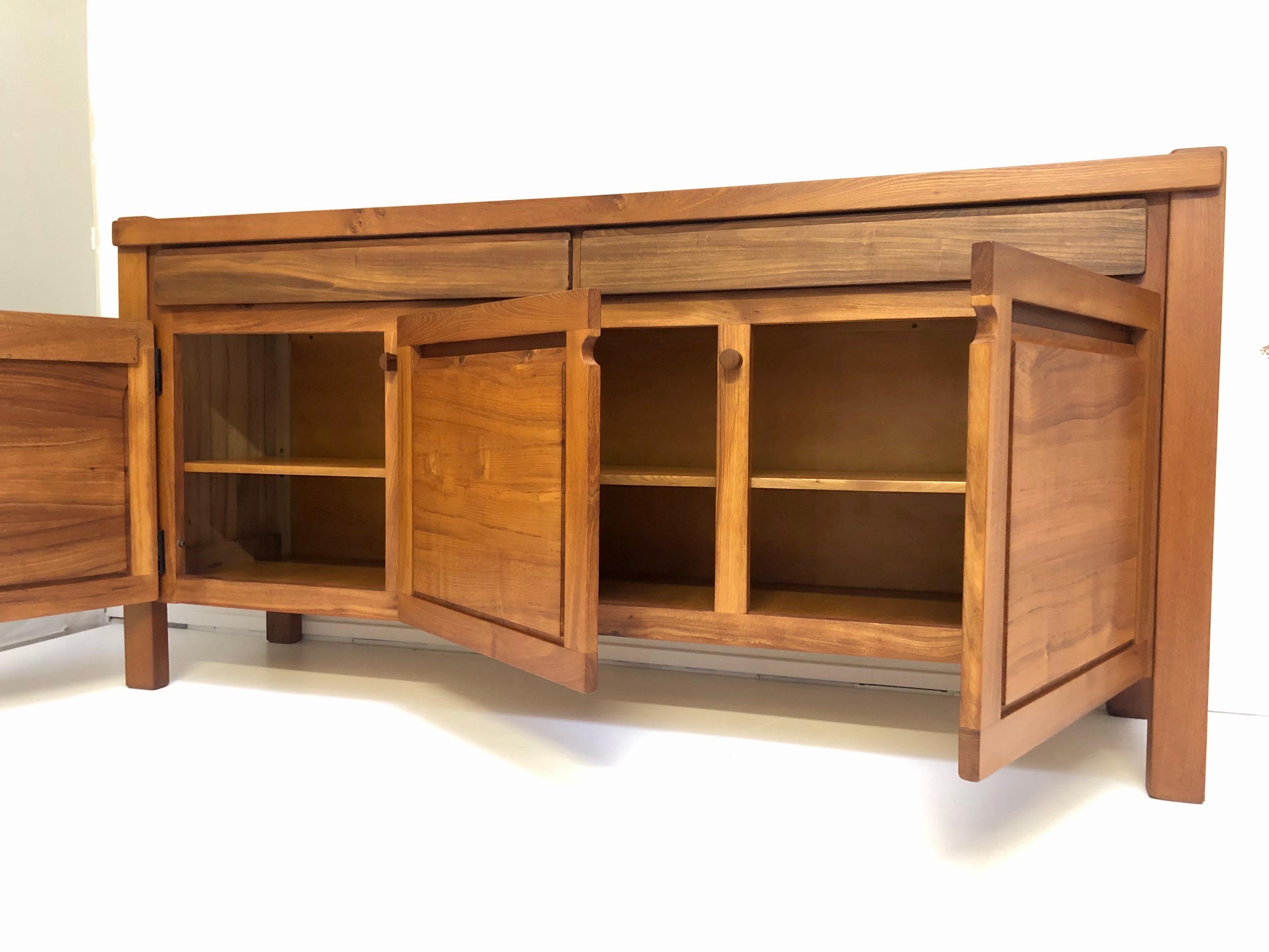 French Large Side Board in Solid Elm in The Manner of Pierre Chapo, France, circa 1980 For Sale