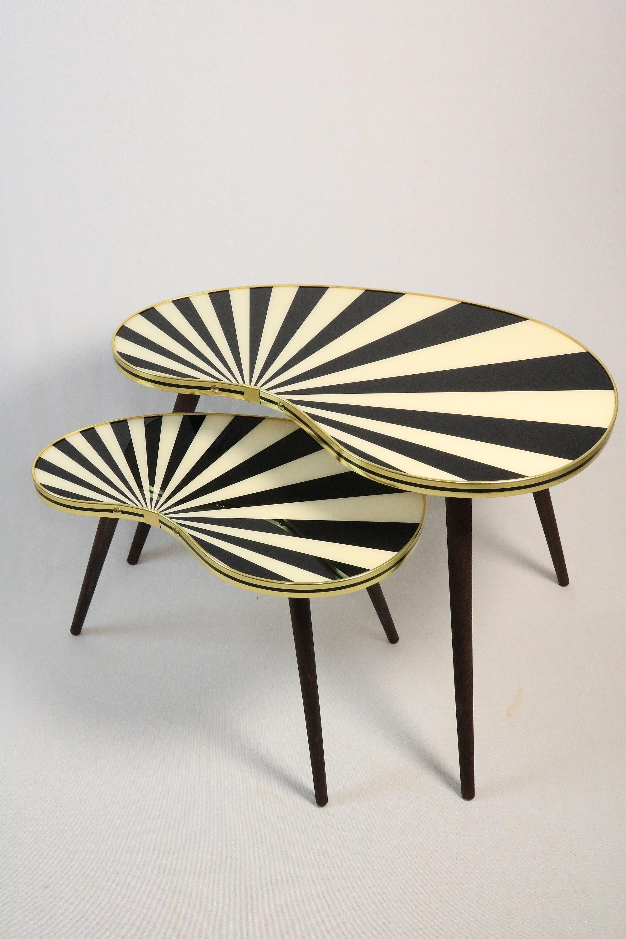 Contemporary Large Side Table, Kidney Shaped, Black-White Stripes, 3 Elegant Legs, 50s Style