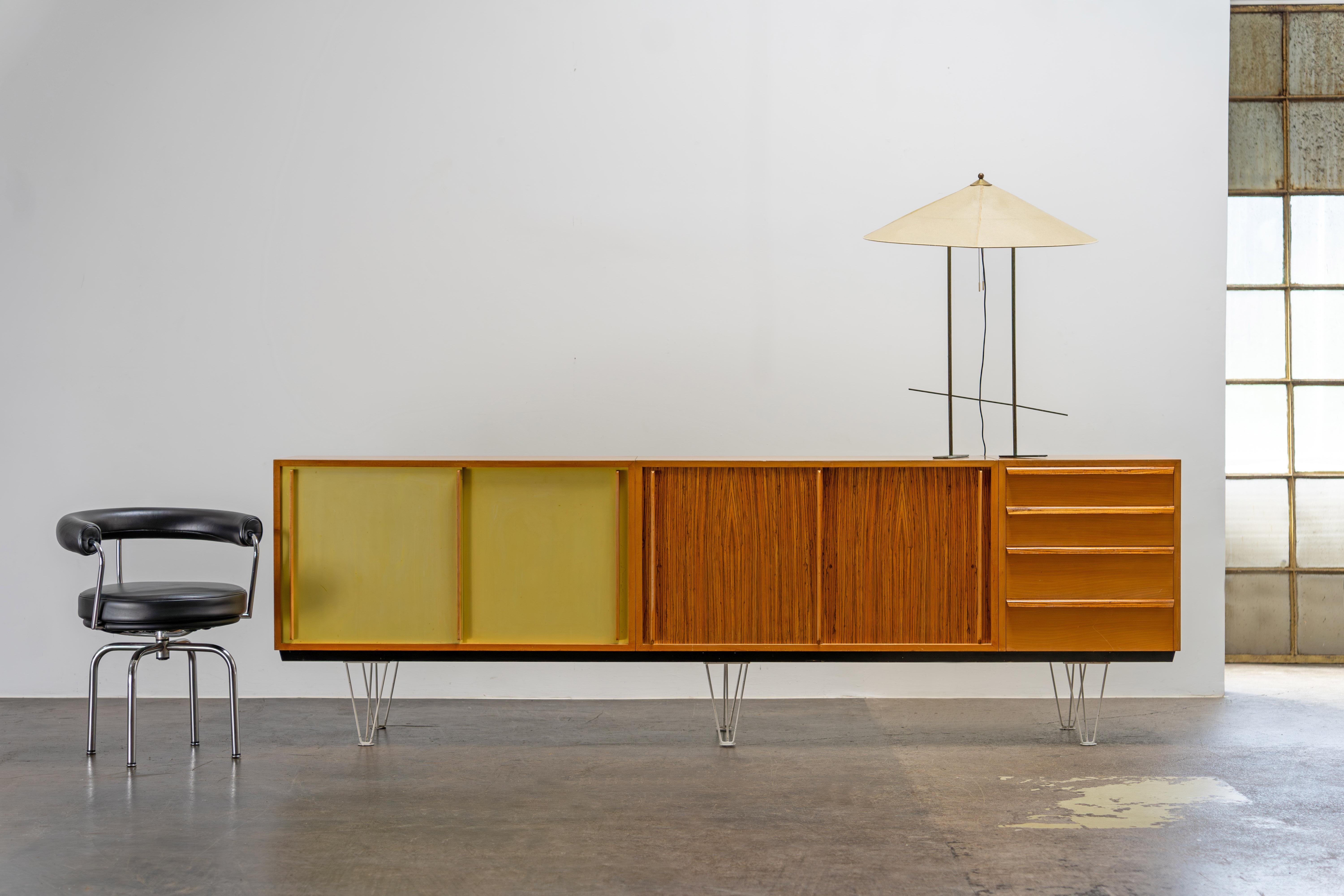 Mid-Century Modern Grand buffet d'Alfred Altherr K. H. Frey Freba Typenmöbel, années 1950 en vente