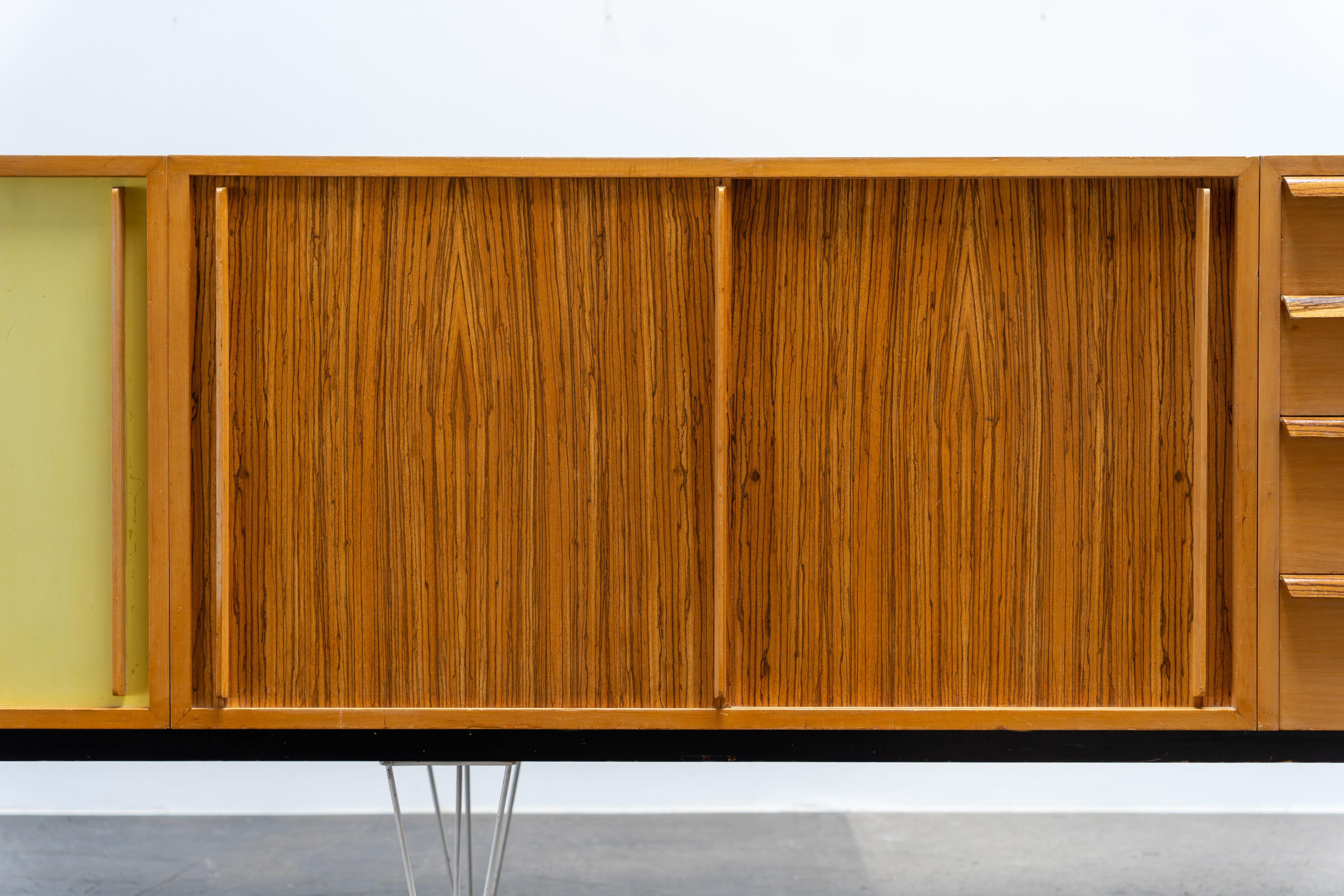 Grand buffet d'Alfred Altherr K. H. Frey Freba Typenmöbel, années 1950 Bon état - En vente à Rosendahl, DE