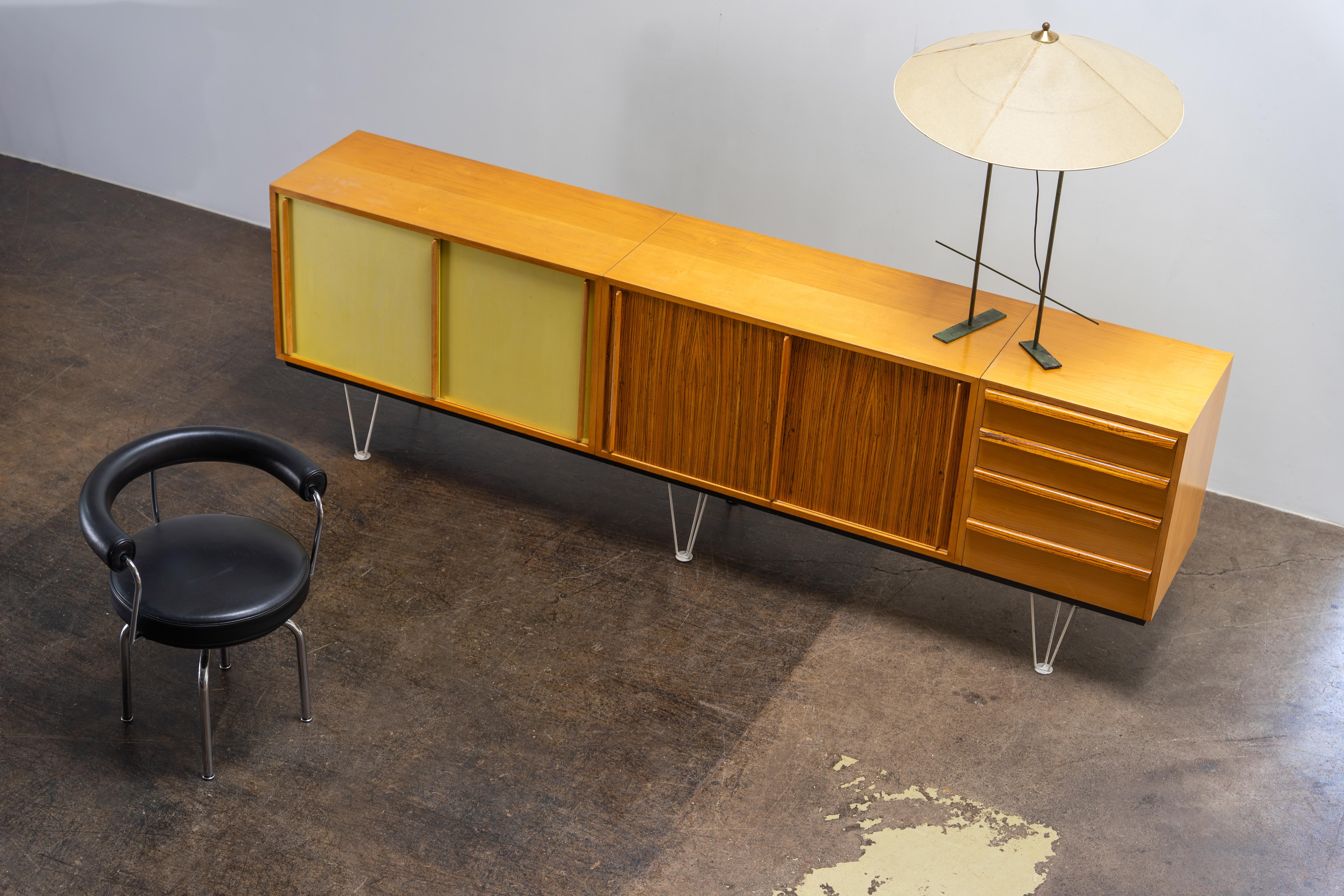 20ième siècle Grand buffet d'Alfred Altherr K. H. Frey Freba Typenmöbel, années 1950 en vente