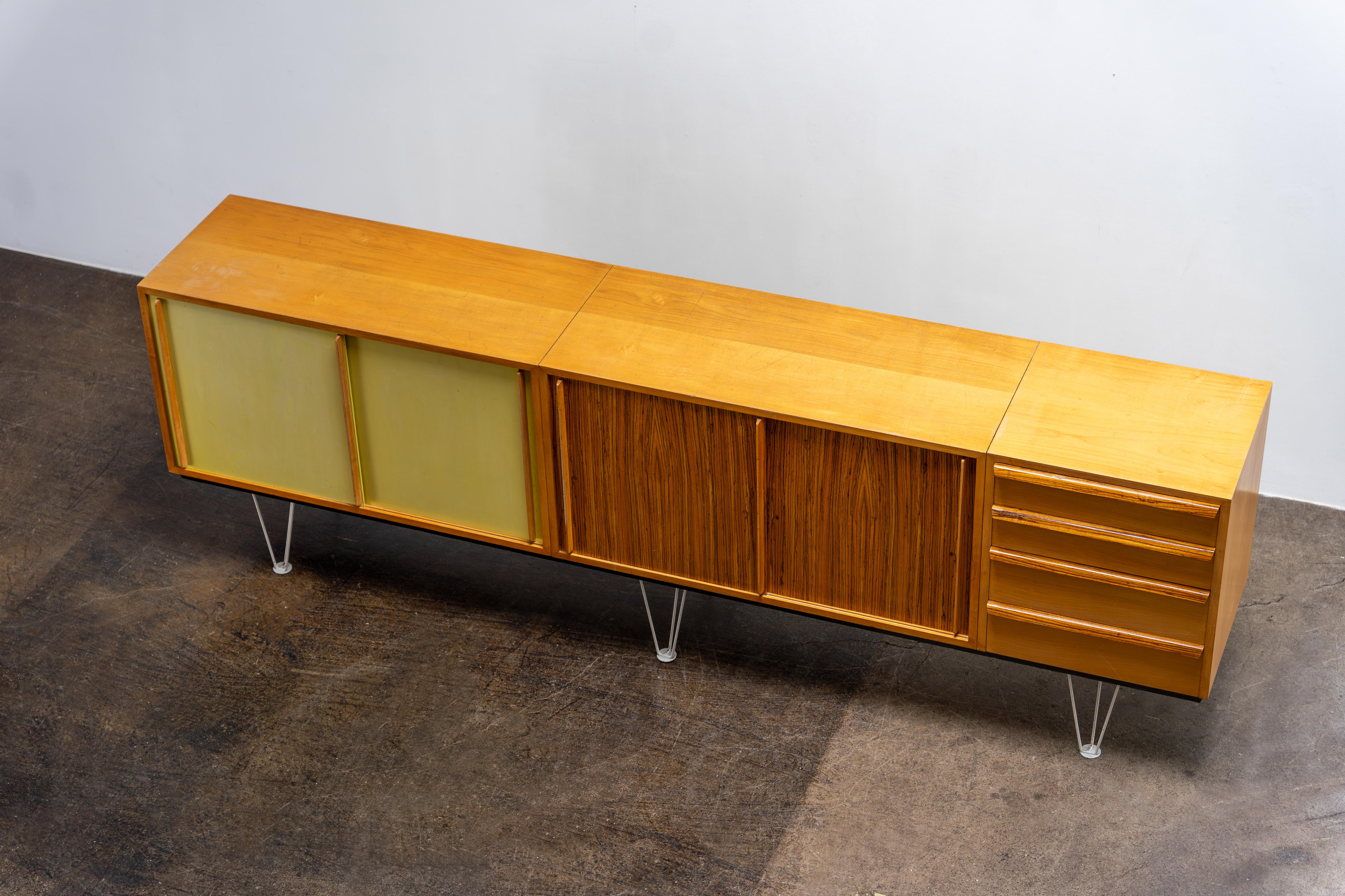 Acier Grand buffet d'Alfred Altherr K. H. Frey Freba Typenmöbel, années 1950 en vente