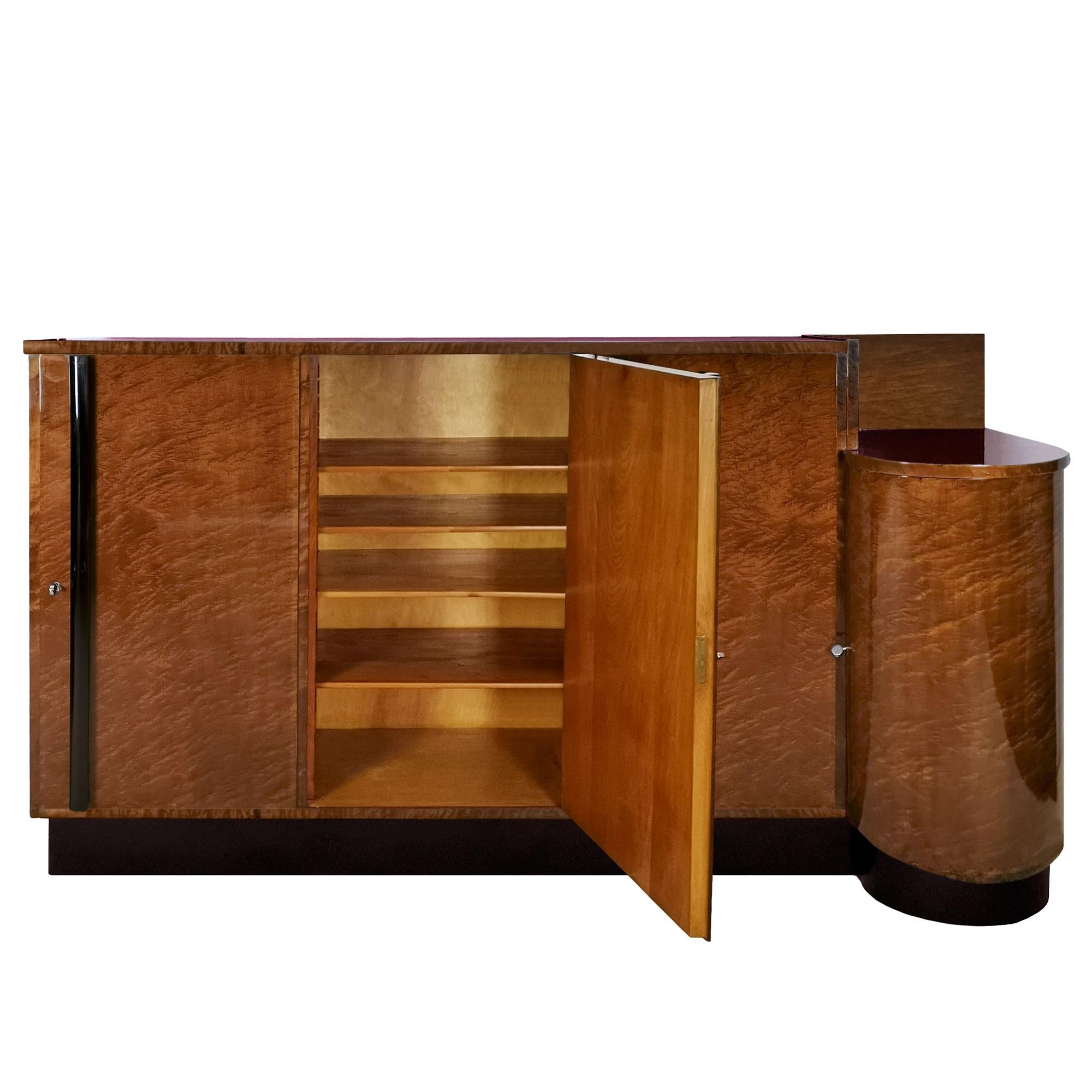 Large Art Deco Sideboard Cabinet in Speckled Mahogany – Italy 1930 In Good Condition For Sale In Girona, ES