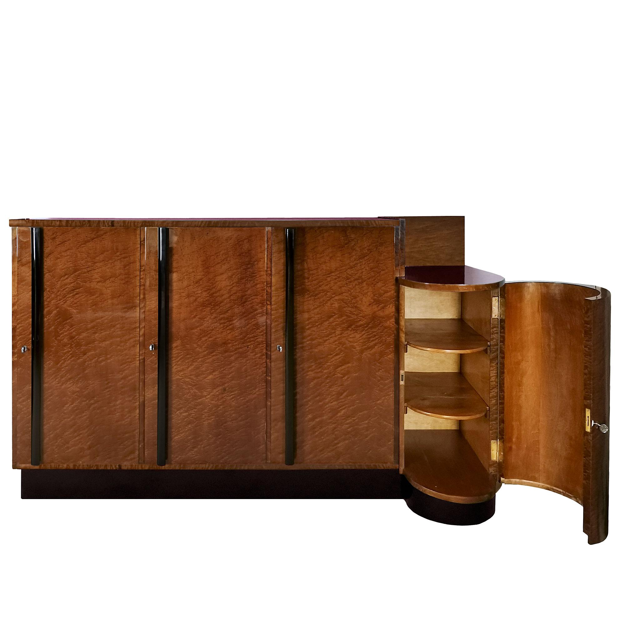 Mid-20th Century Large Art Deco Sideboard Cabinet in Speckled Mahogany – Italy 1930 For Sale