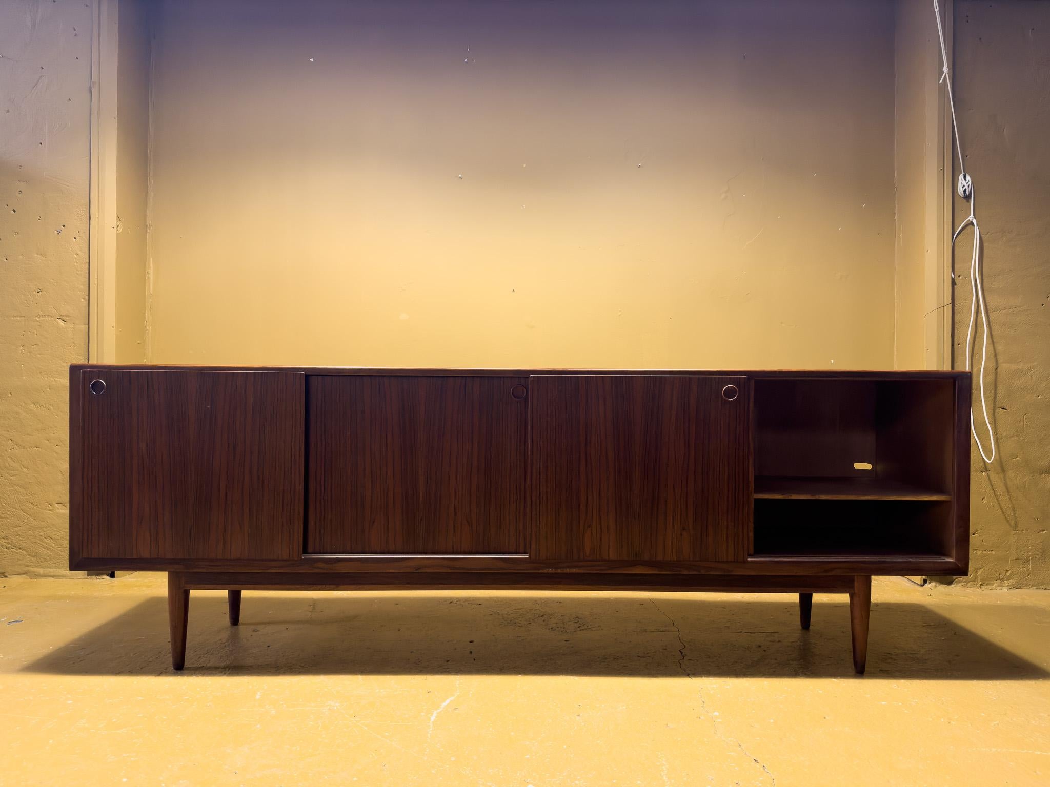 Mid-Century Modern Large Sideboard For Sale