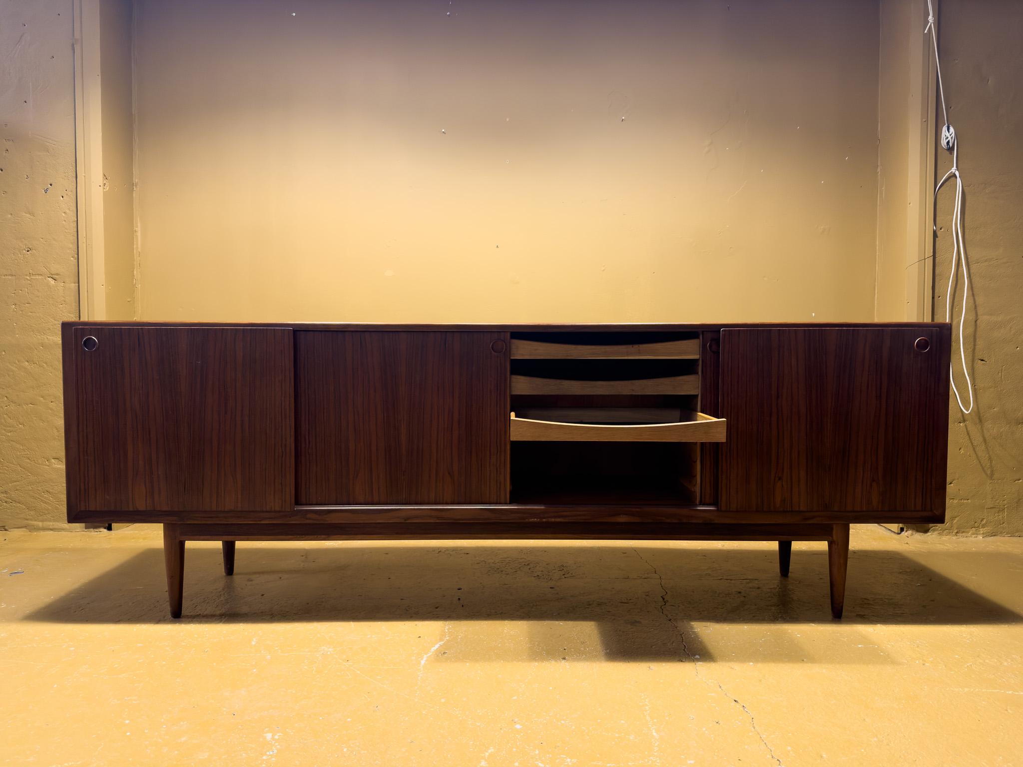 Large Sideboard In Good Condition For Sale In London, GB