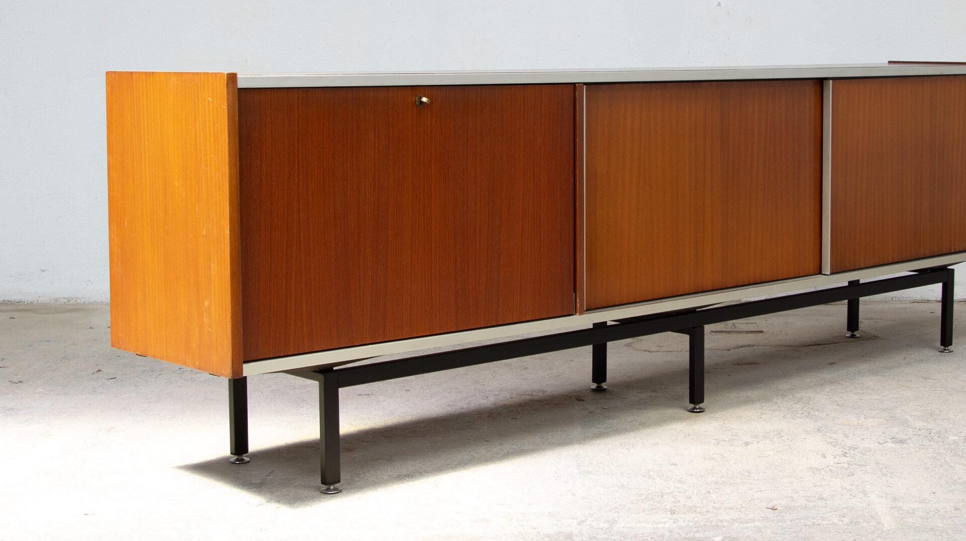 Großes Sideboard Georges Frydman für EFA im Angebot 1