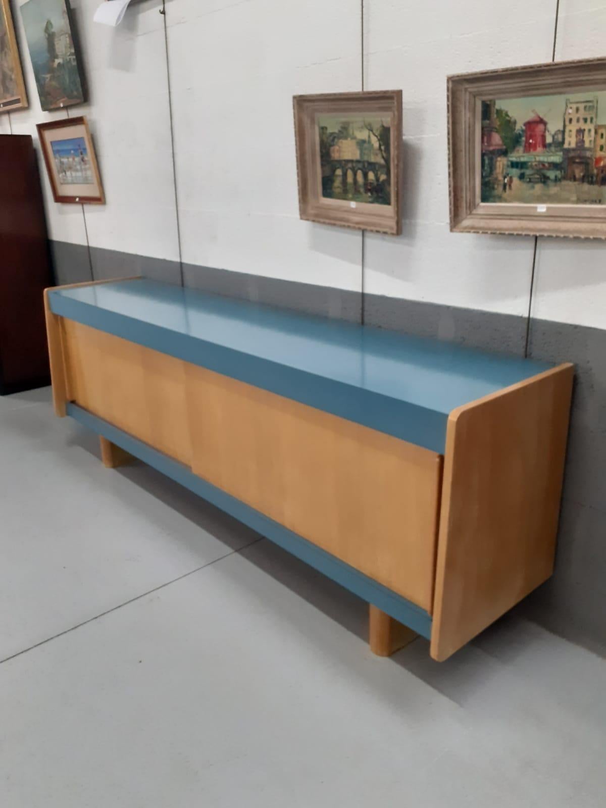 Grand buffet en frêne et formica circa 1950 en vente 5