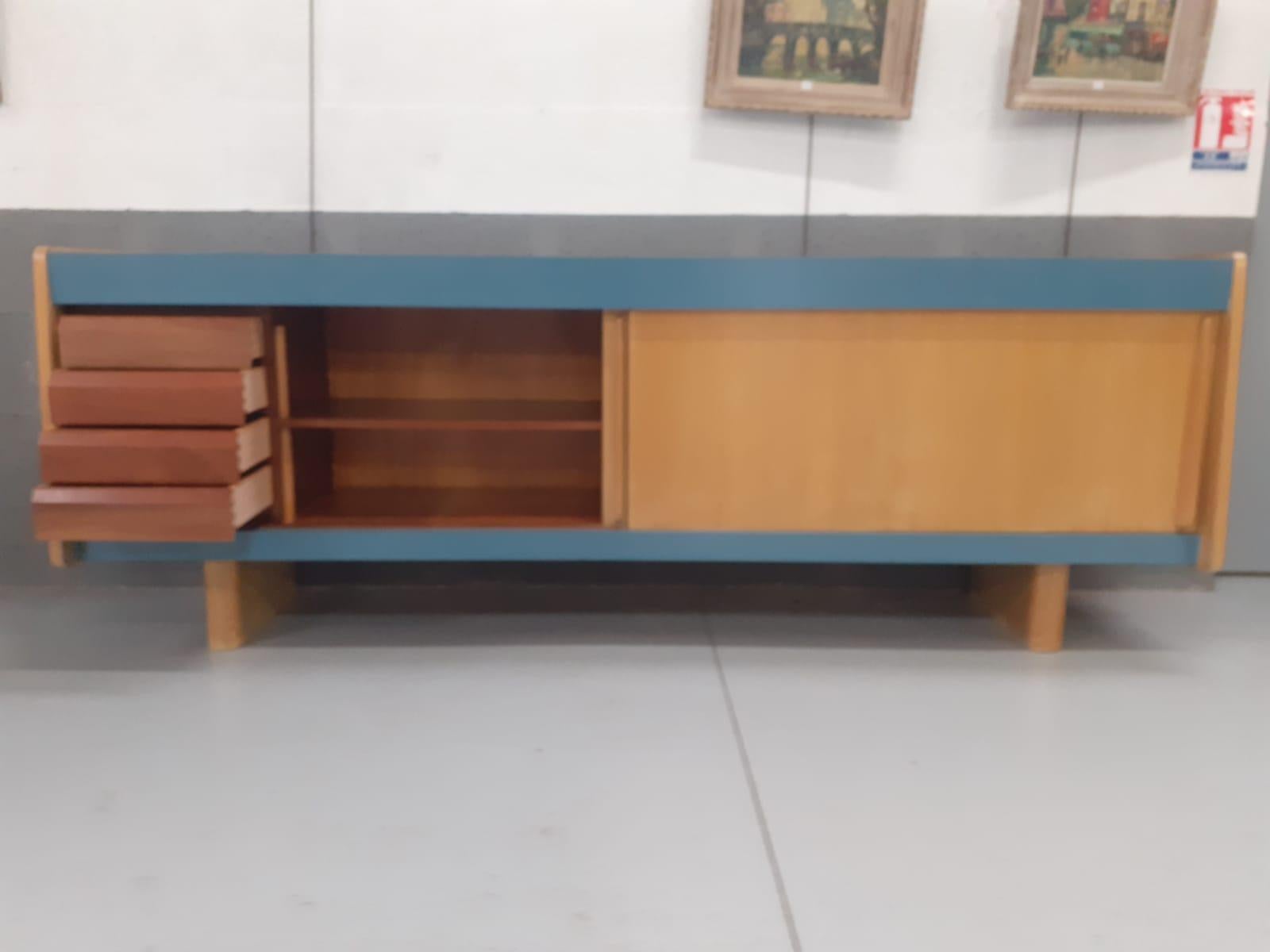 Mid-20th Century Large Sideboard in Ash and Formica circa 1950 For Sale