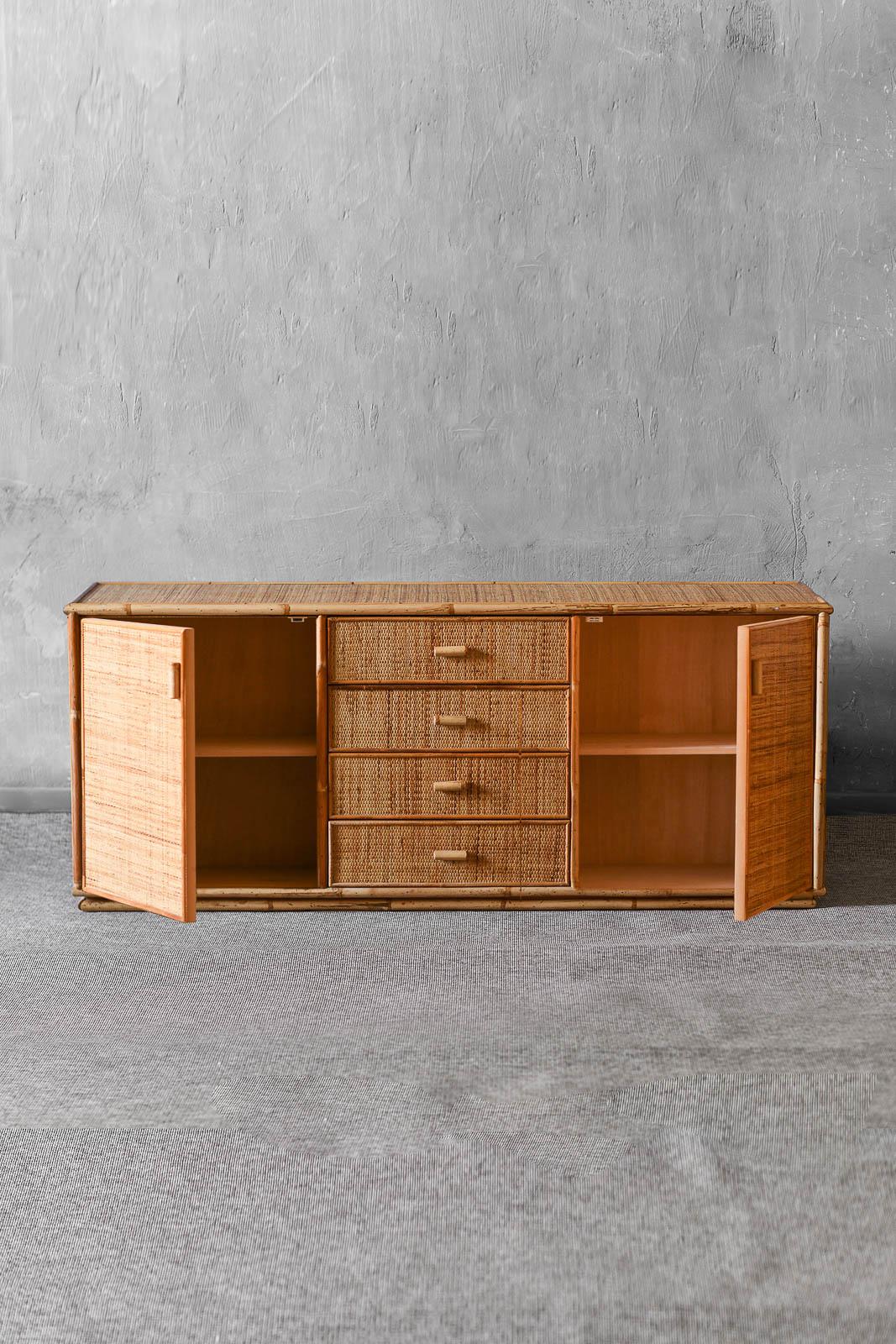 Italian Large sideboard in rush and wicker, 1980 For Sale