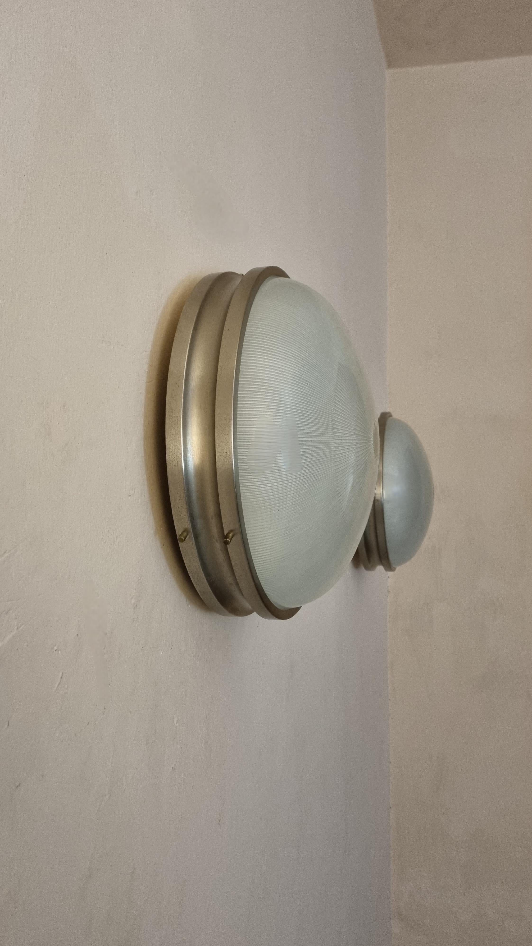 Grandes apliques Sigma diseñados por Sergio Mazza para Artemide, 1960 Mid-20th Century en venta
