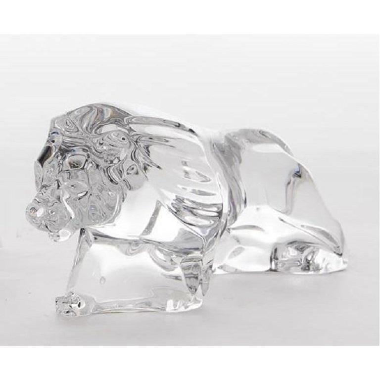 Grande sculpture de lion en cristal française signée Baccarat, années 1990 Bon état à LOS ANGELES, CA