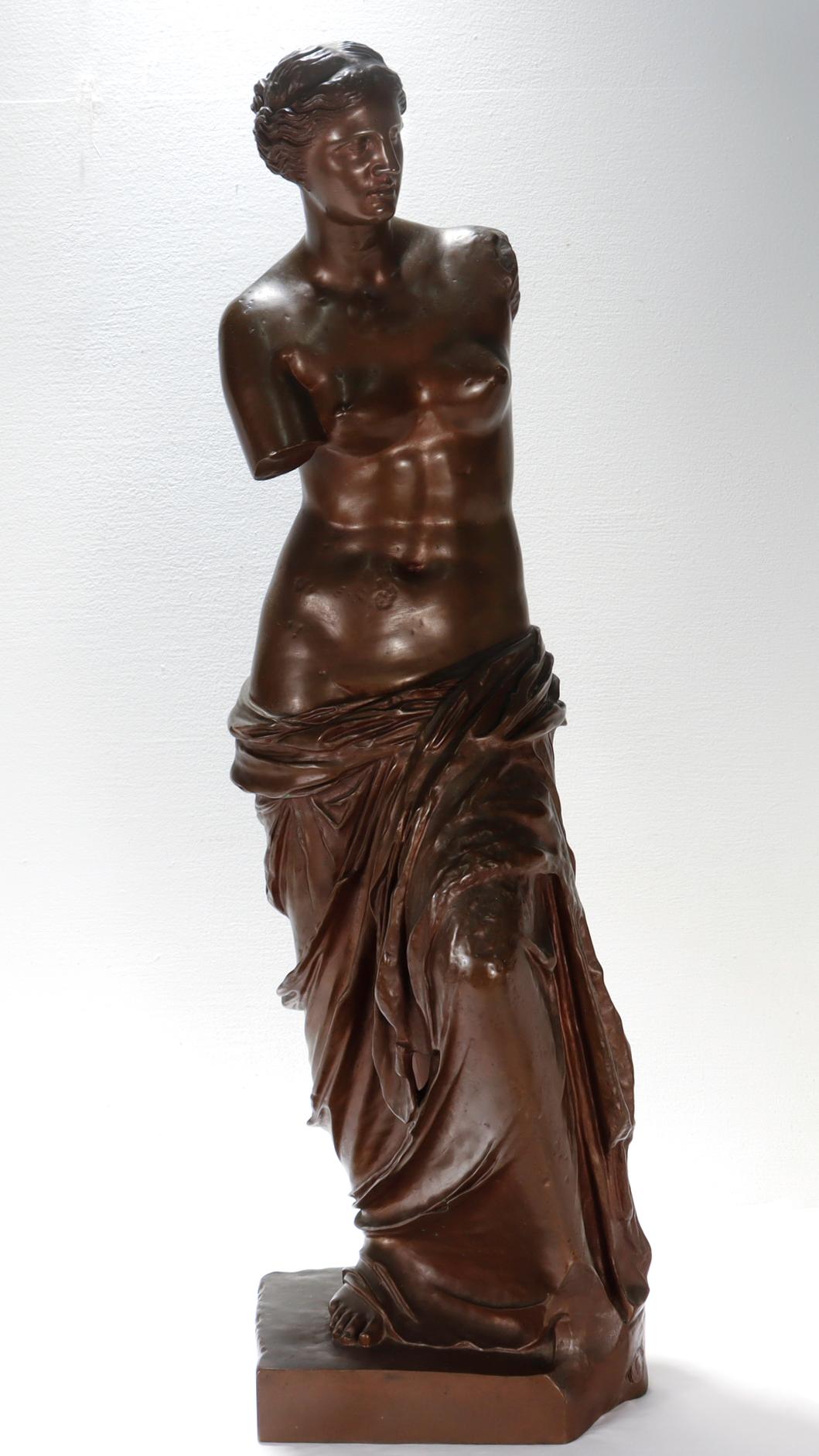 A fine antique bronze sculputre.

Depicting the Venus de Milo.

After the ancient model by Alexandros of Antioch.

Bearing an Achille Collas reduction seal and a Barbedienne mark.

Published in France at the end of the 19th Century by Ferdinand