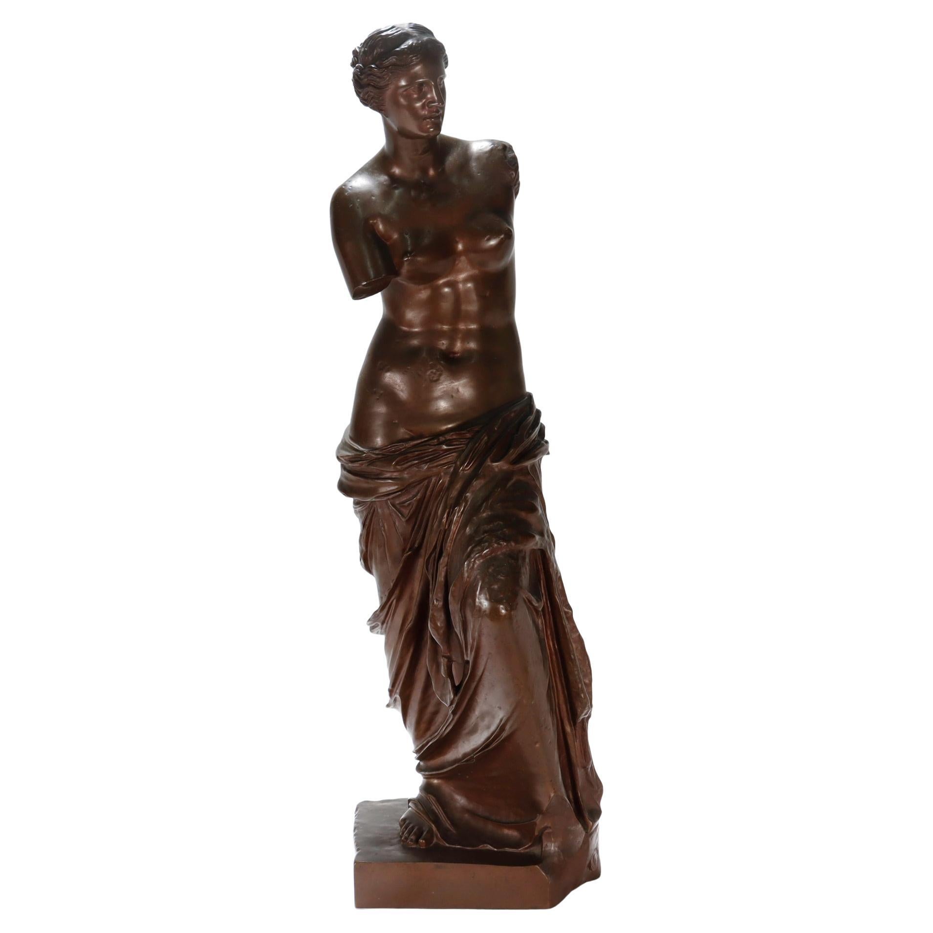 Grande sculpture française ancienne en bronze signée Barbedienne représentant la Vénus de Milo 