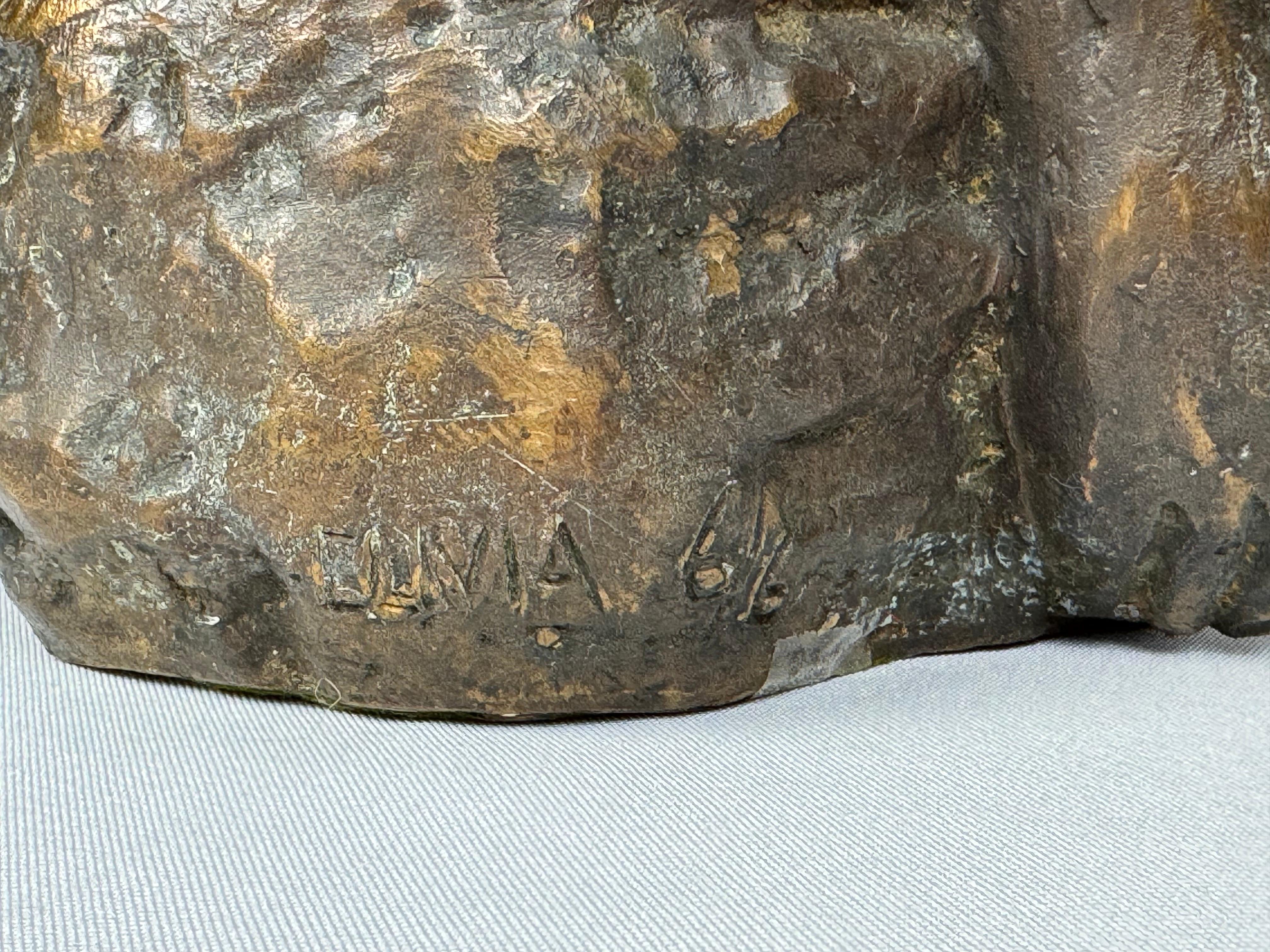 Grande scultura in bronzo firmata di Sergio Unia raffigurante una bambina in vendita 7