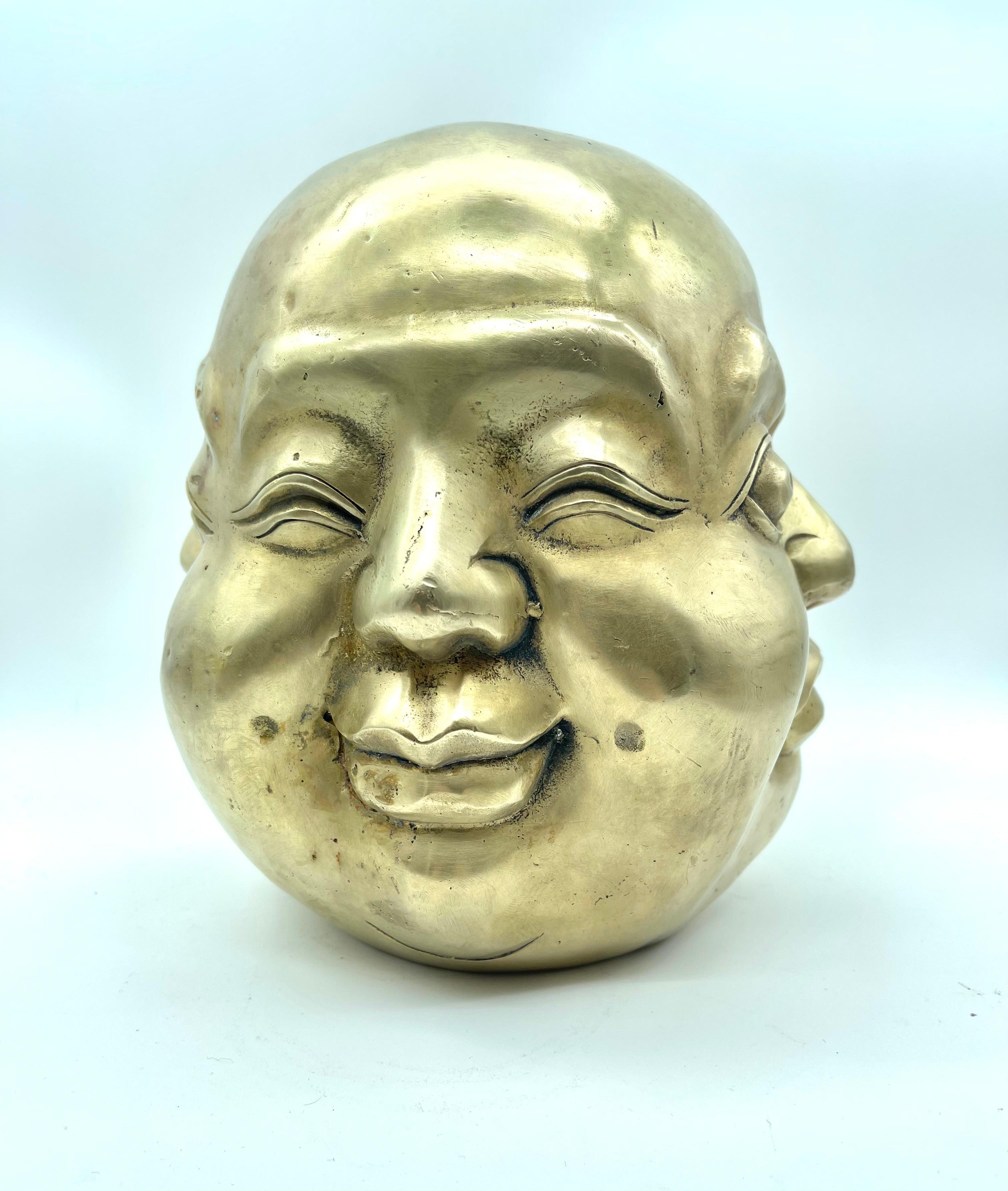 Gran estatua de bronce firmada de Buda de cuatro caras finales del siglo XX en venta