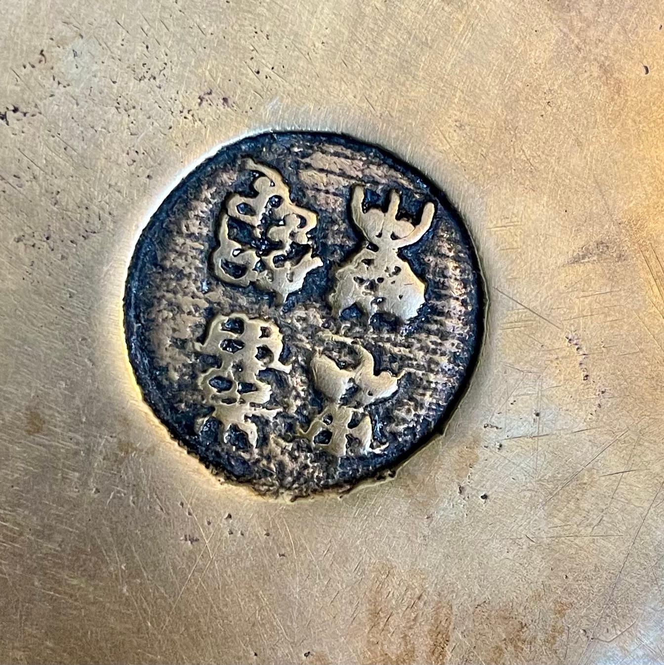 Gran estatua de bronce firmada de Buda de cuatro caras en venta 3