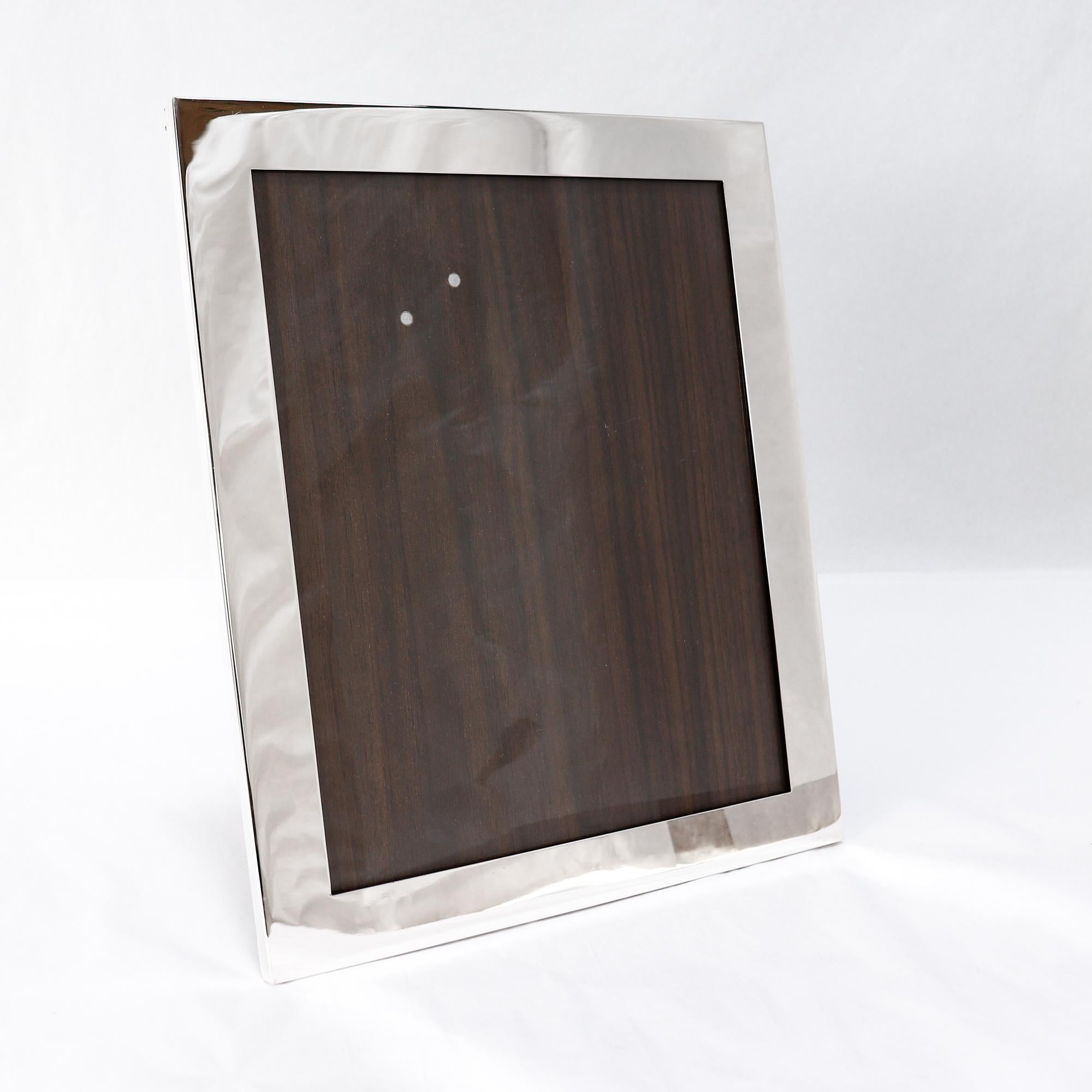 Large Signed Cartier Sterling Silver Mid-Century Photo / Picture Frame For Sale 4