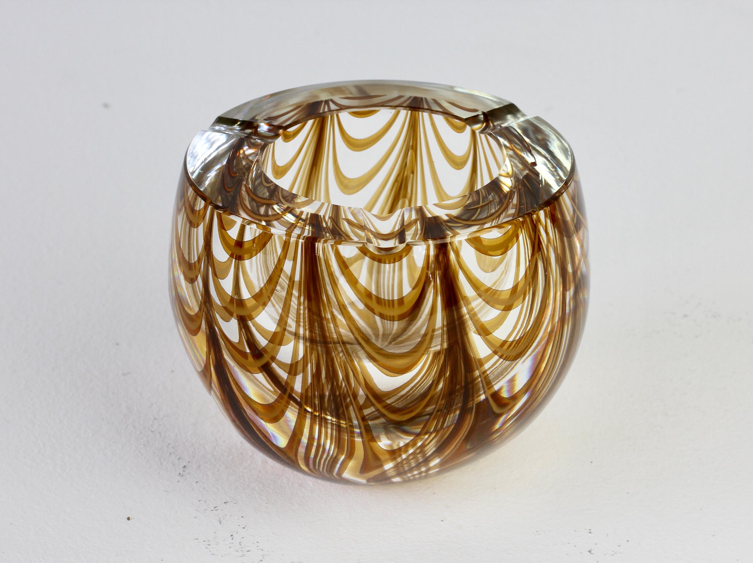 Large Signed Cenedese 1970s Italian Amber 'Zebrato' Clear Murano Glass Ashtray In Fair Condition For Sale In Landau an der Isar, Bayern