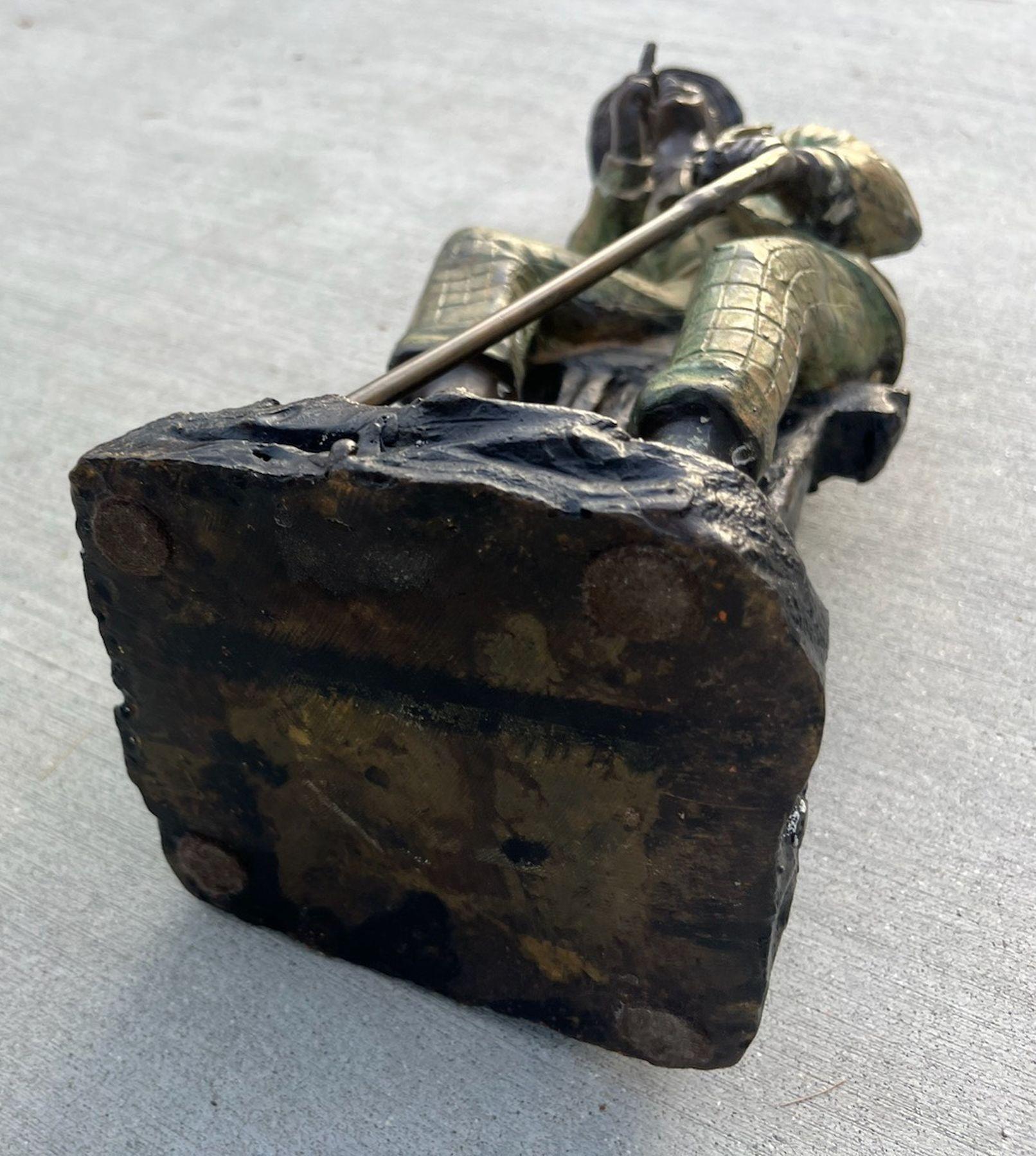 XIX secolo Scultura in bronzo di Farnsworth di grandi dimensioni, firmata, raffigurante un gentiluomo del sud seduto in vendita