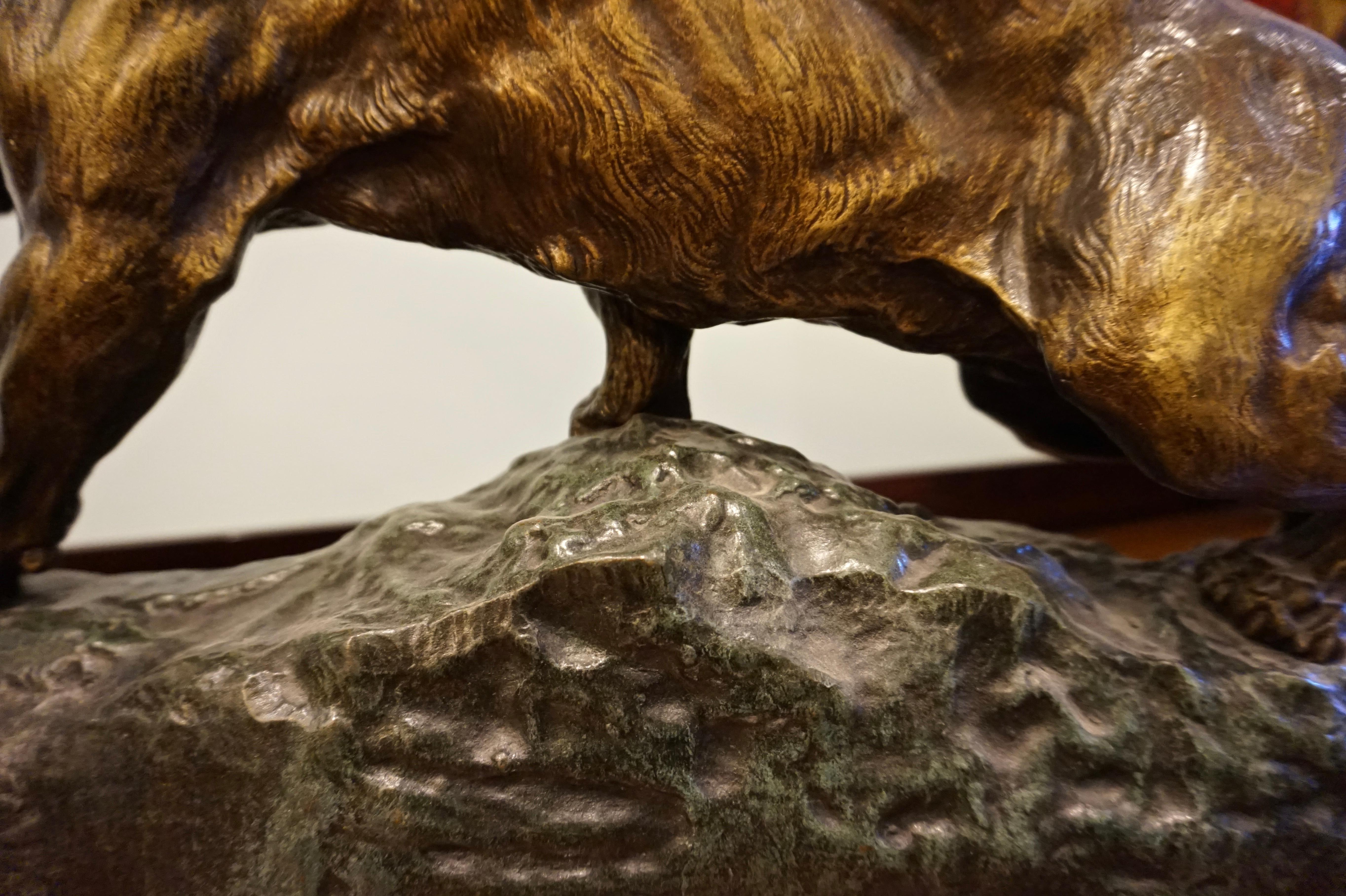 Grande sculpture de panthère Art déco en bronze signée par Thomas Francois Cartier, France 2