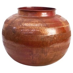 Große, signierte Vase oder Pflanzschale aus patiniertem Kupfer von Ignacio Punzo mit Engel-Motiv, Mexiko 2000