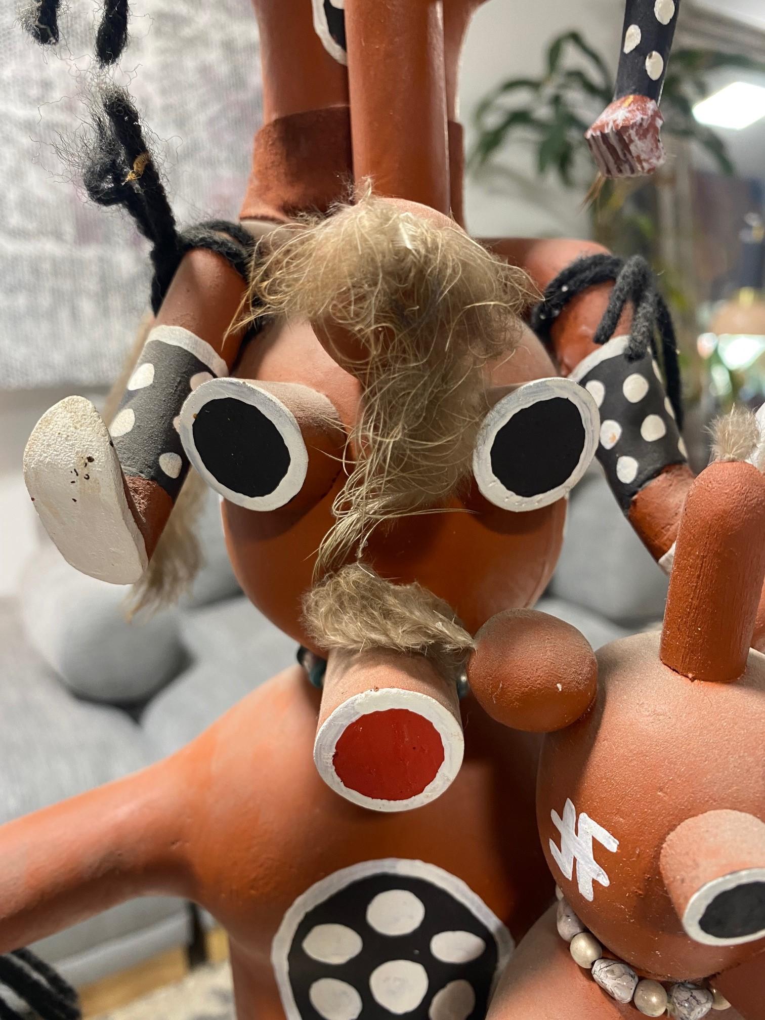 Grande poupée Kachina Katsina signée Hopi Original Mudhead sur Stand Bon état - En vente à Studio City, CA