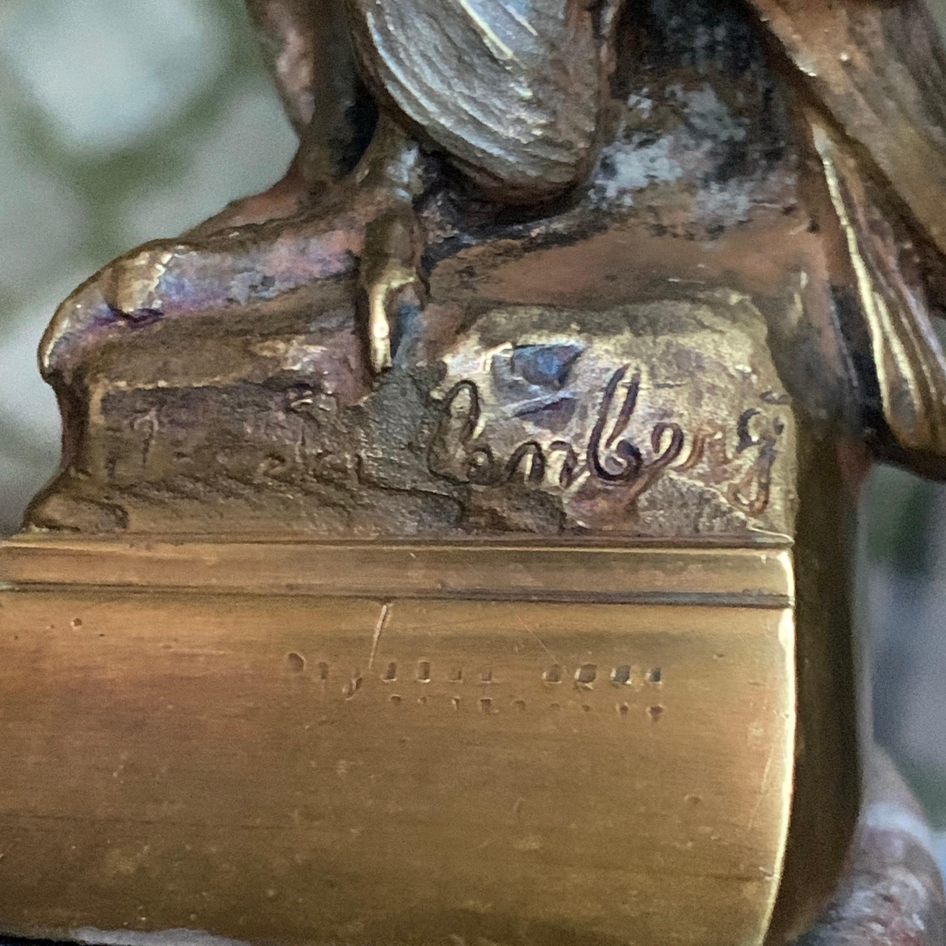 Großer signierter ovaler Aschenbecher oder Tafelaufsatz aus Marmor mit zwei bronzenen Adlern im Angebot 8