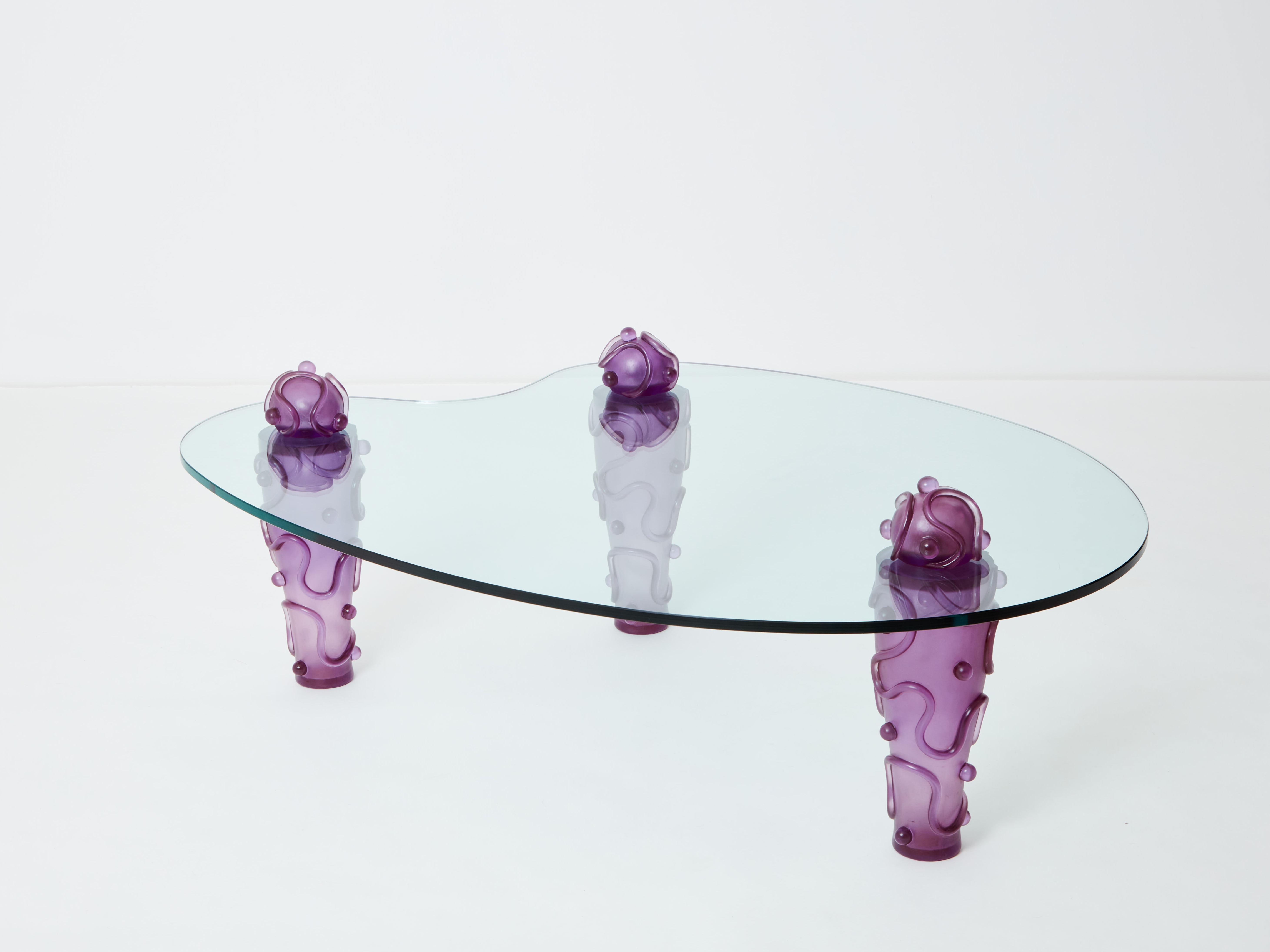 Moderne Grande table basse en résine violette signée Garouste & Bonetti 1990 en vente