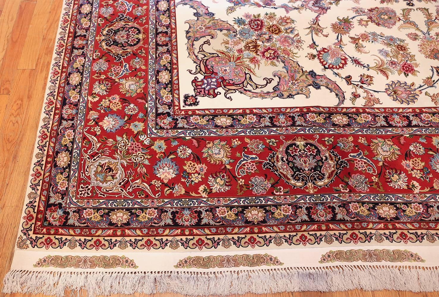 Large Silk and Wool Vintage Tabriz Persian Rug. Size: 11 ft 7 in x 16 ft 10 in  4