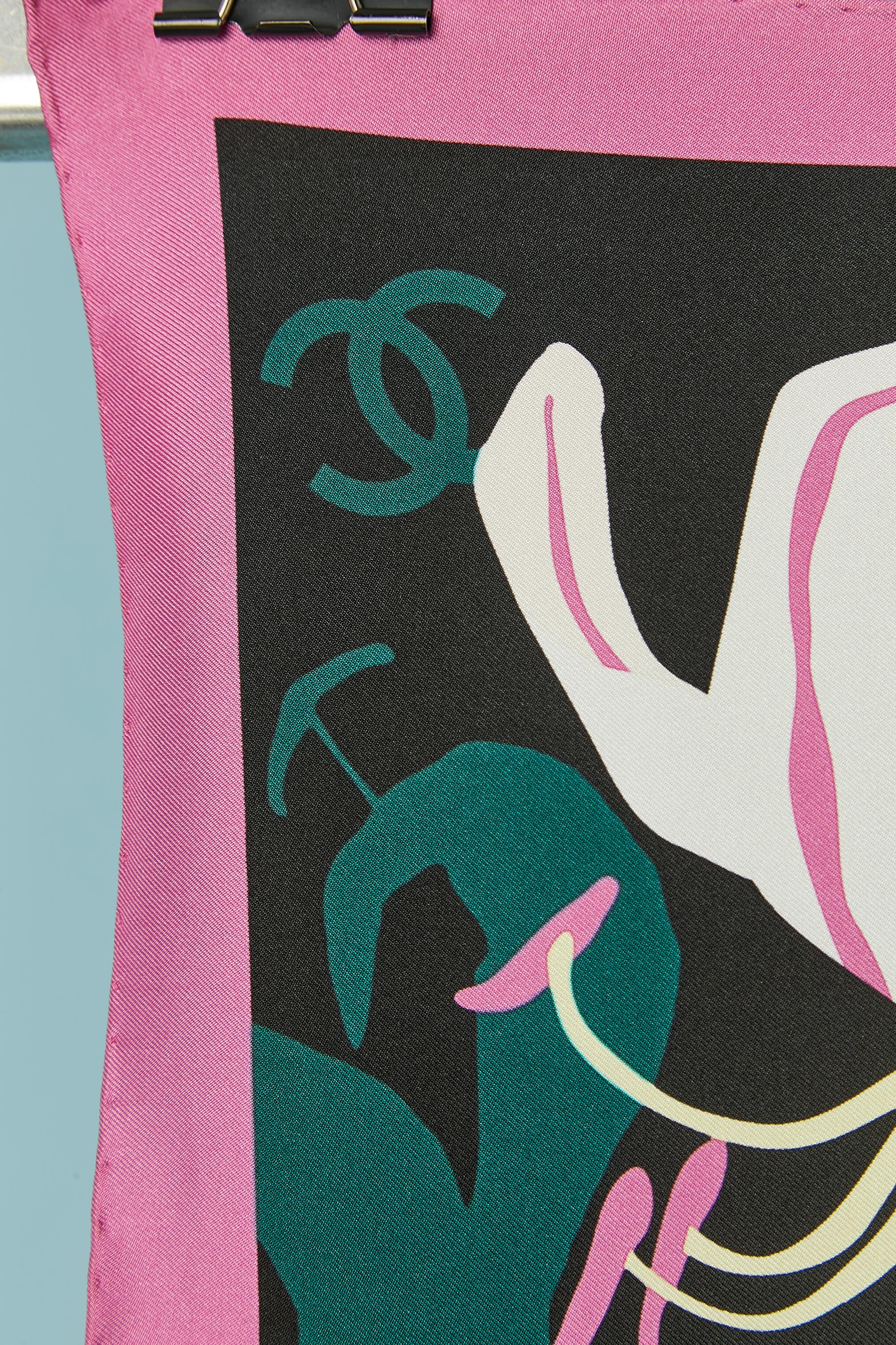 Large silk Carré scarf with Lili print on. 
SIZE / 108cm X 108cm 