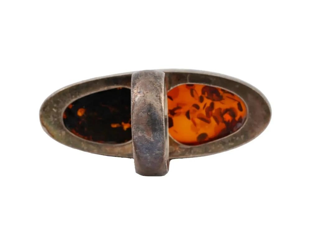 Large bague allongée en argent avec pierres d'ambre baltique en vente 1
