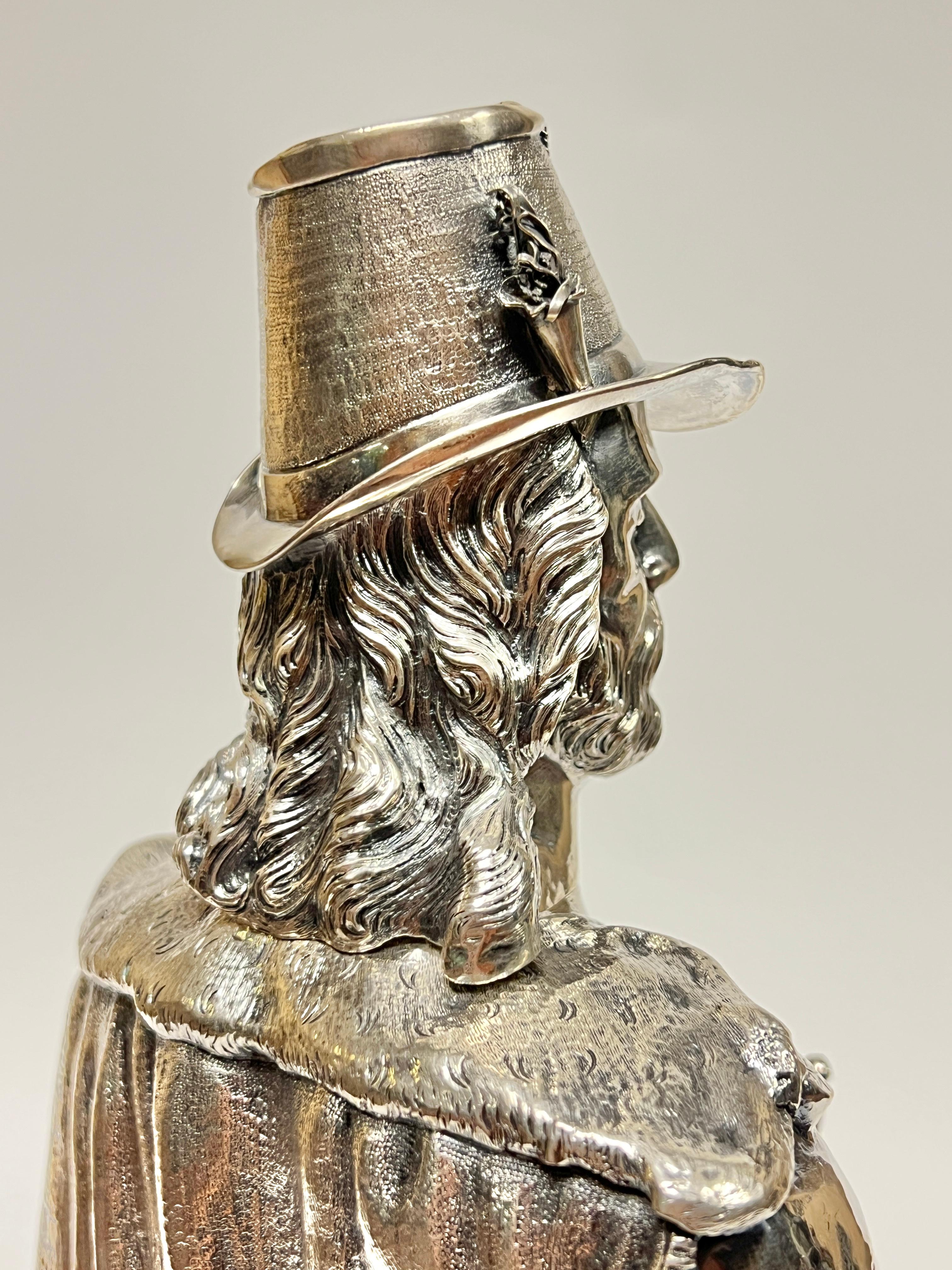 Grande scultura in argento raffigurante un cavaliere spagnolo in vendita 7
