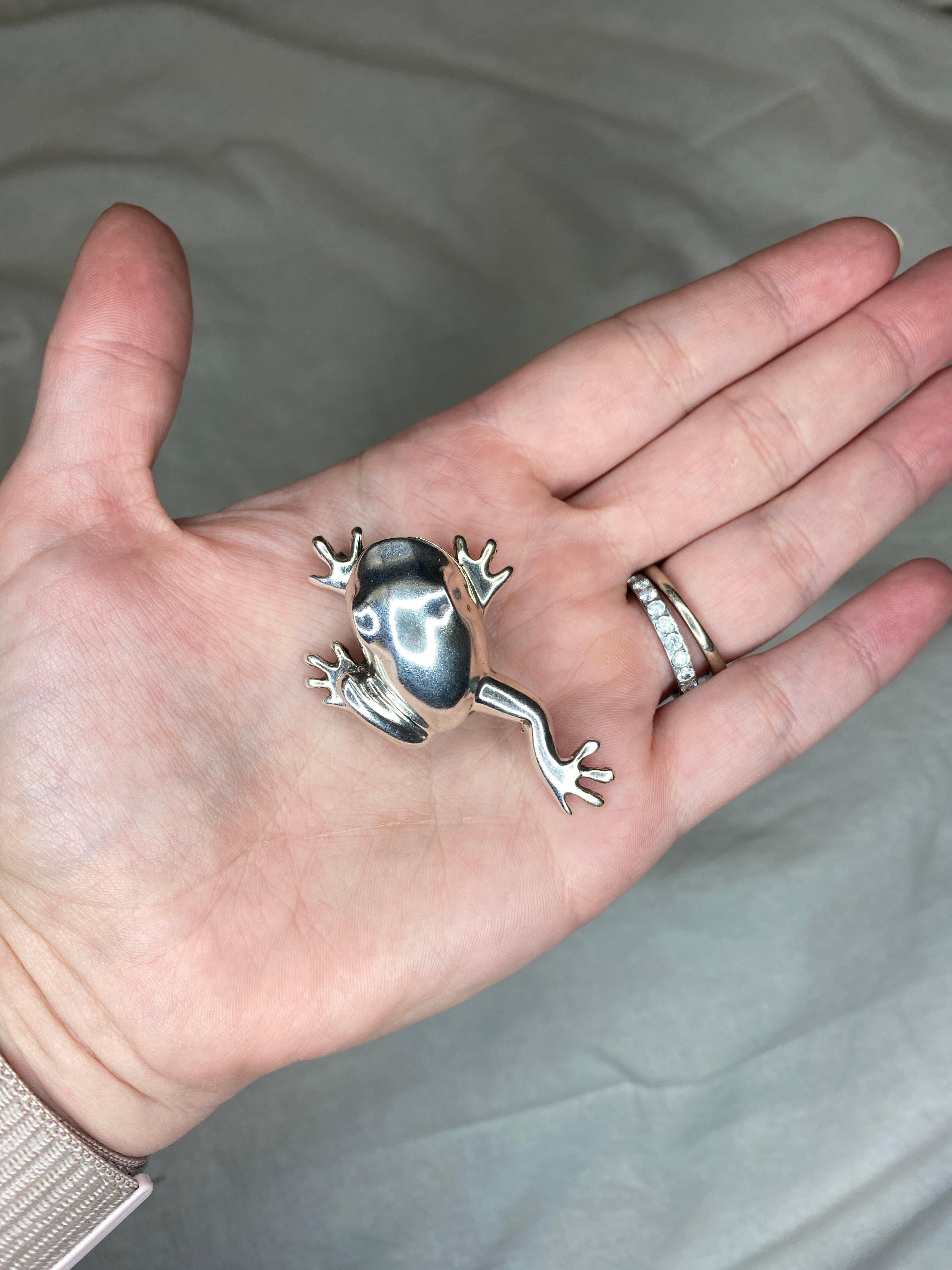 Women's or Men's Large Silver Frog Brooch, Sterling Silver, Tree Frog For Sale