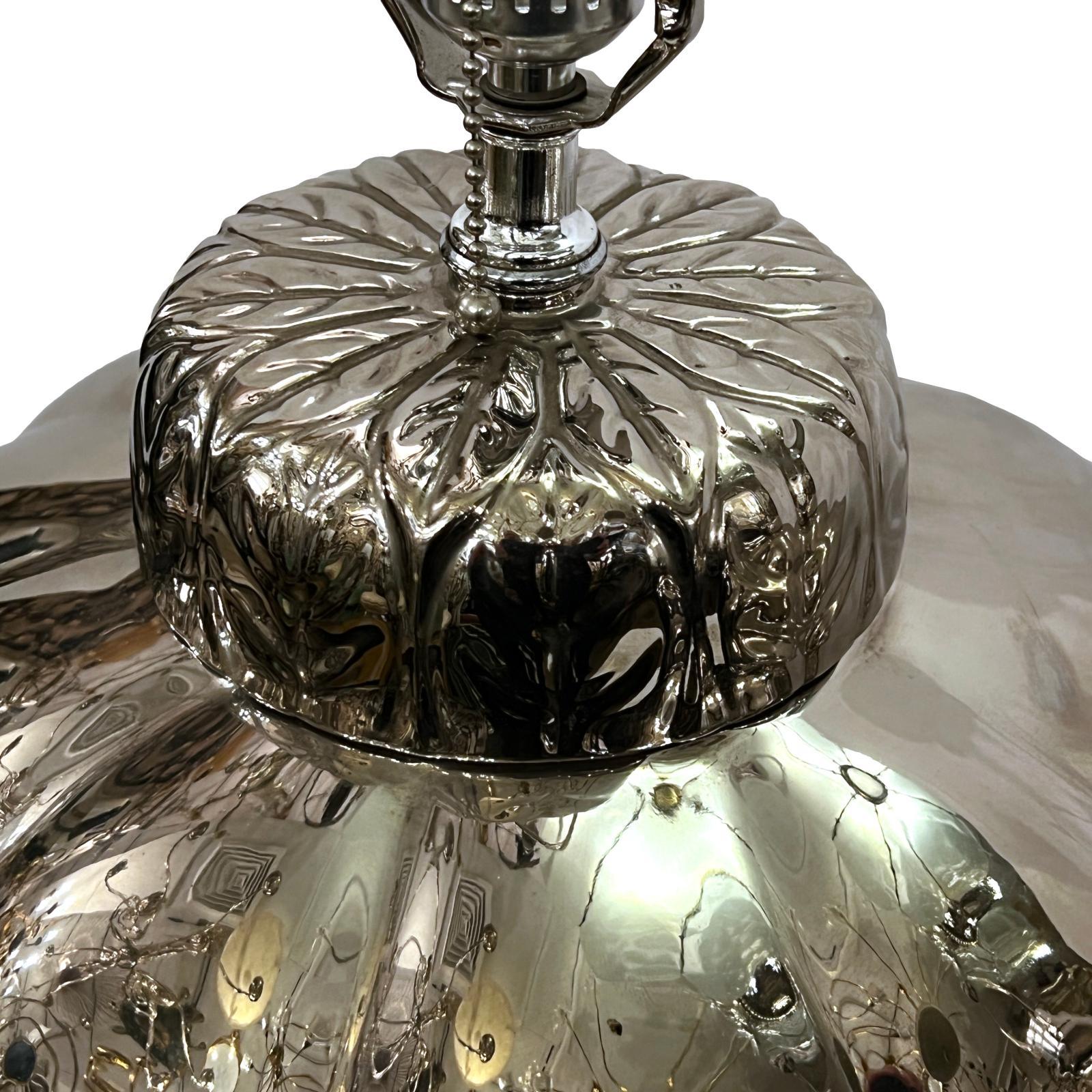 Große Porzellan-Tischlampen mit Silberglasur (Mitte des 20. Jahrhunderts) im Angebot