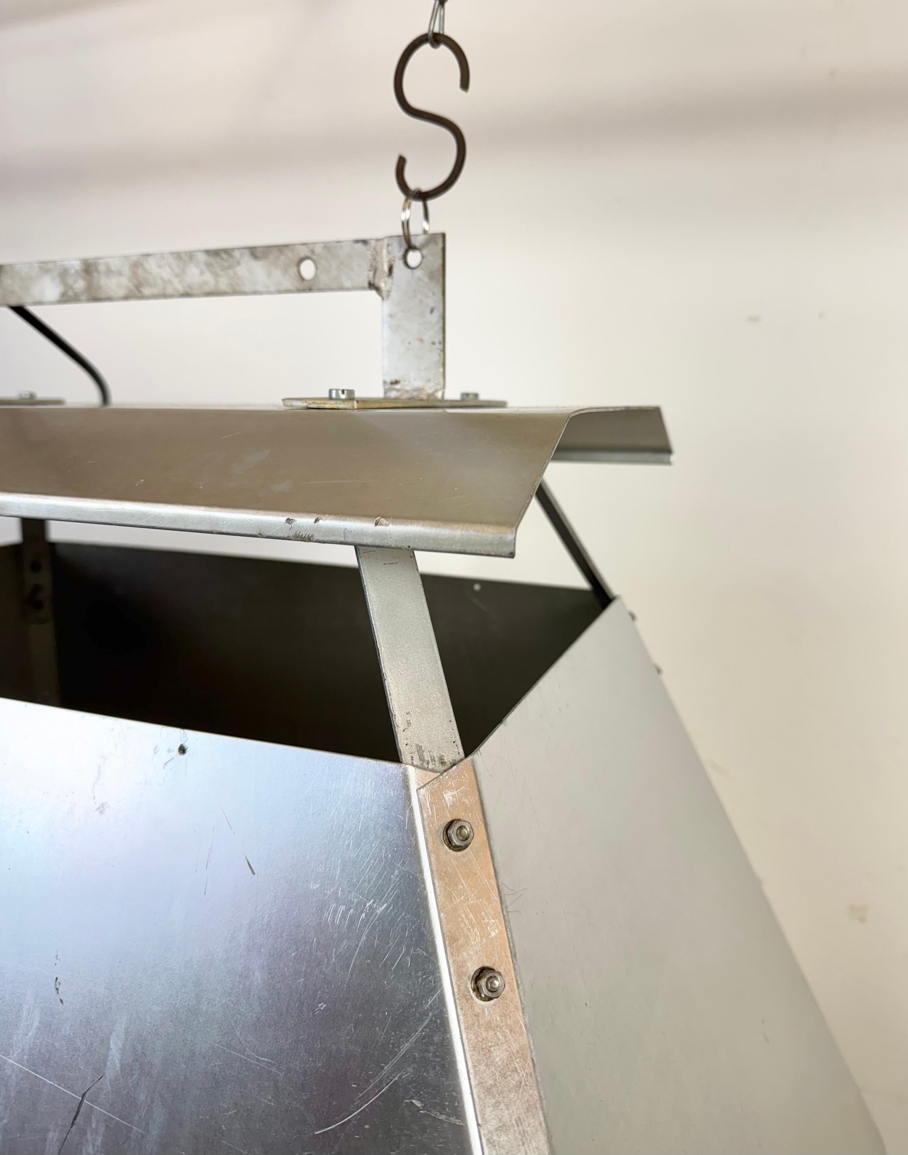 Grande lampada a sospensione industriale in argento di Elektrosvit, anni '70 in vendita 1